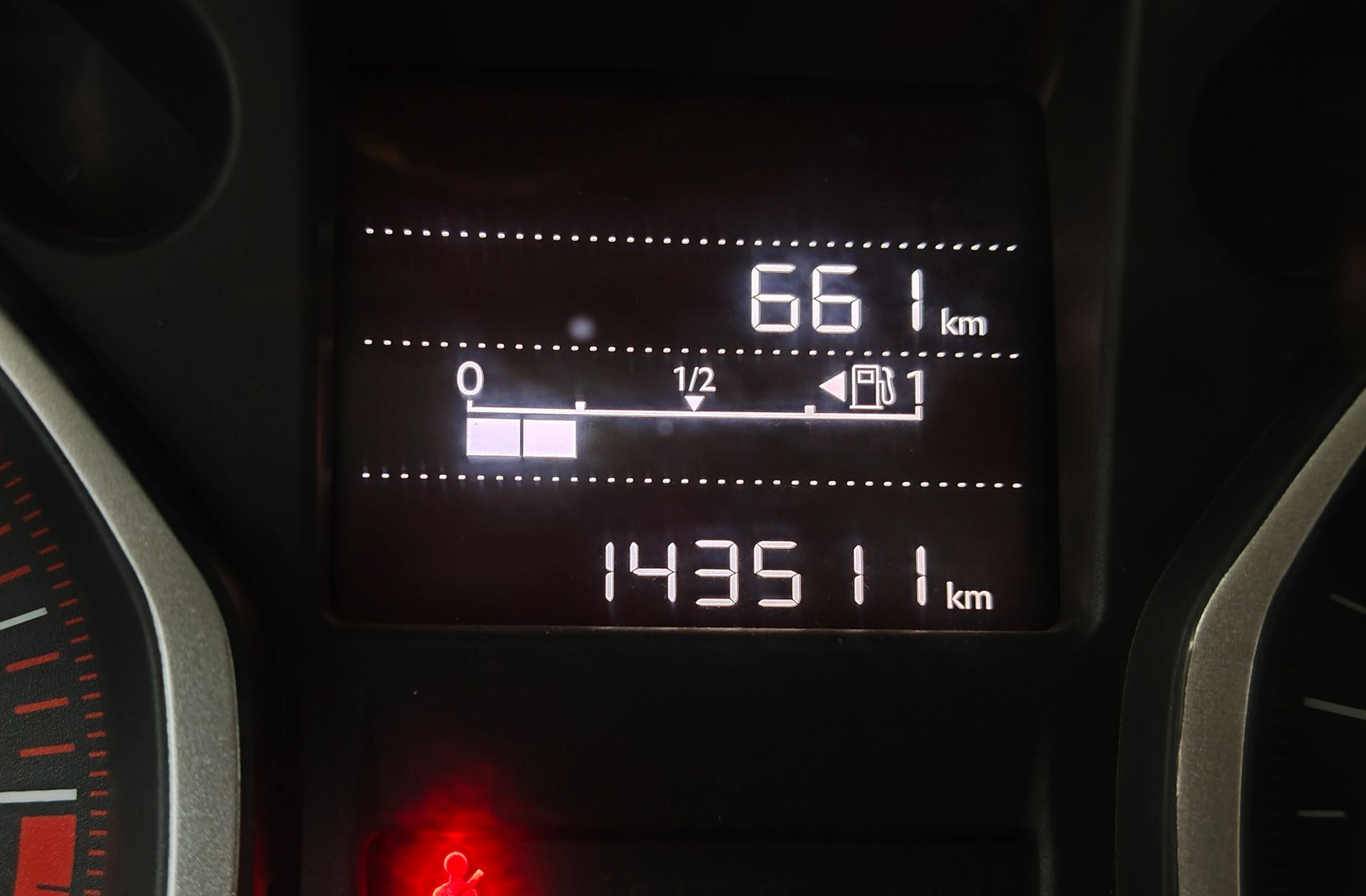 Citroën C-Elysée BlueHDi 100 Shine - foto 10