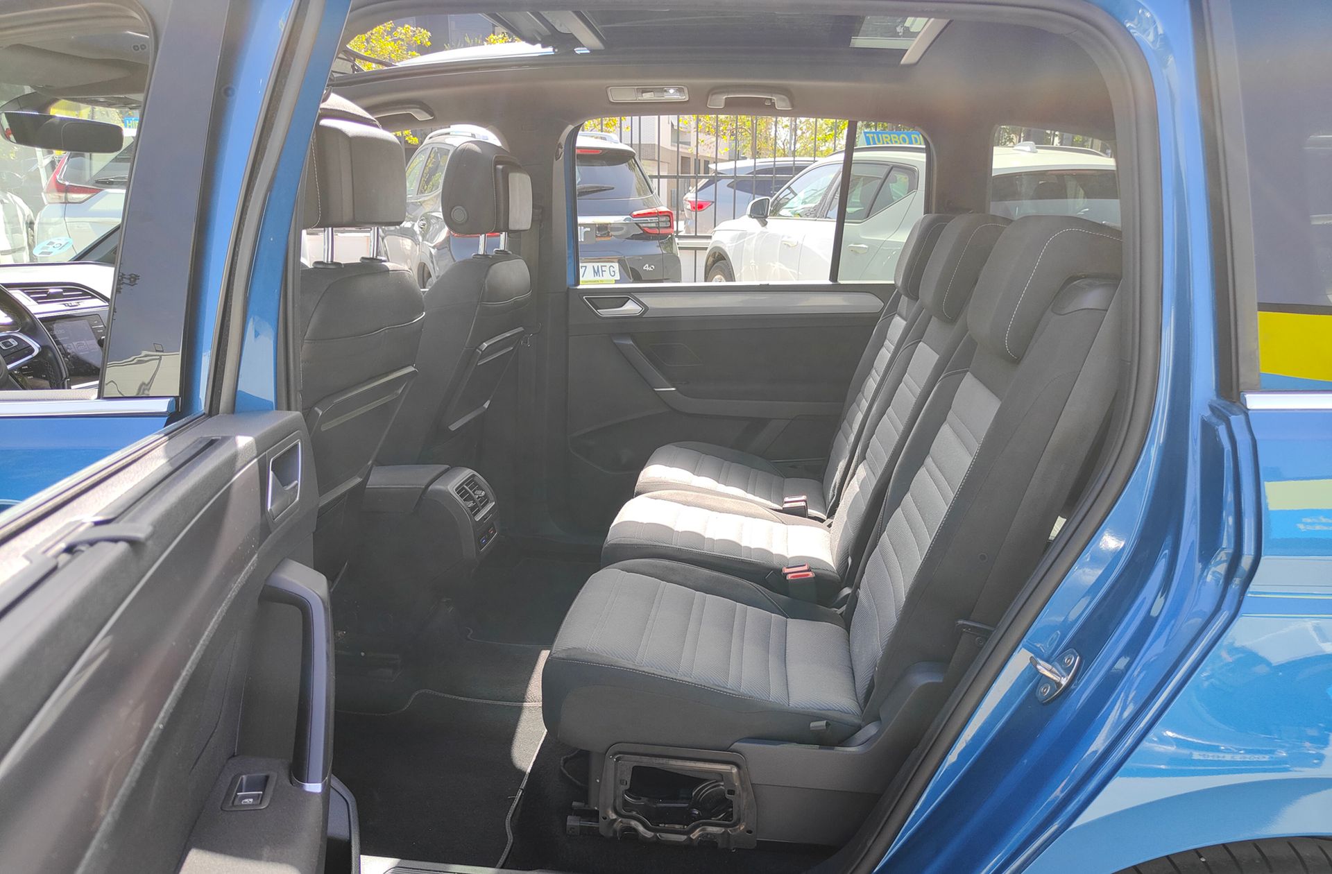 Volkswagen Touran Sport 2.0 TDI DSG R-Line - foto 13