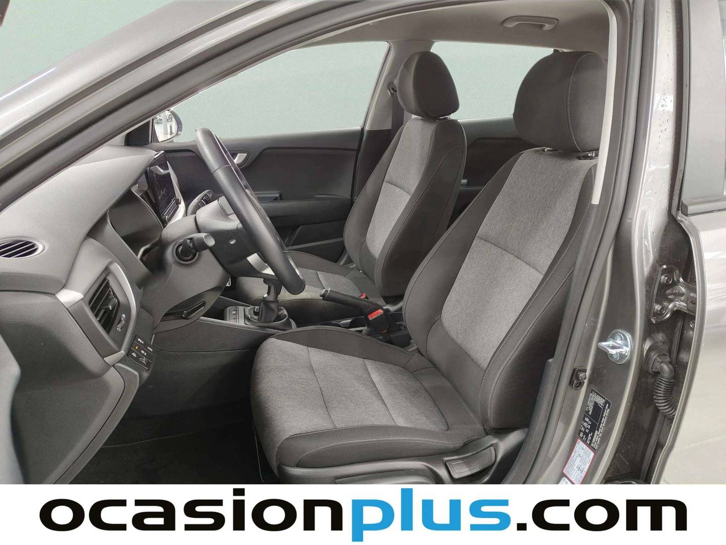 Foto asientos delanteros KIA Stonic KIA Stonic 1.0 T-GDi MHEV MT Concept (100 CV)