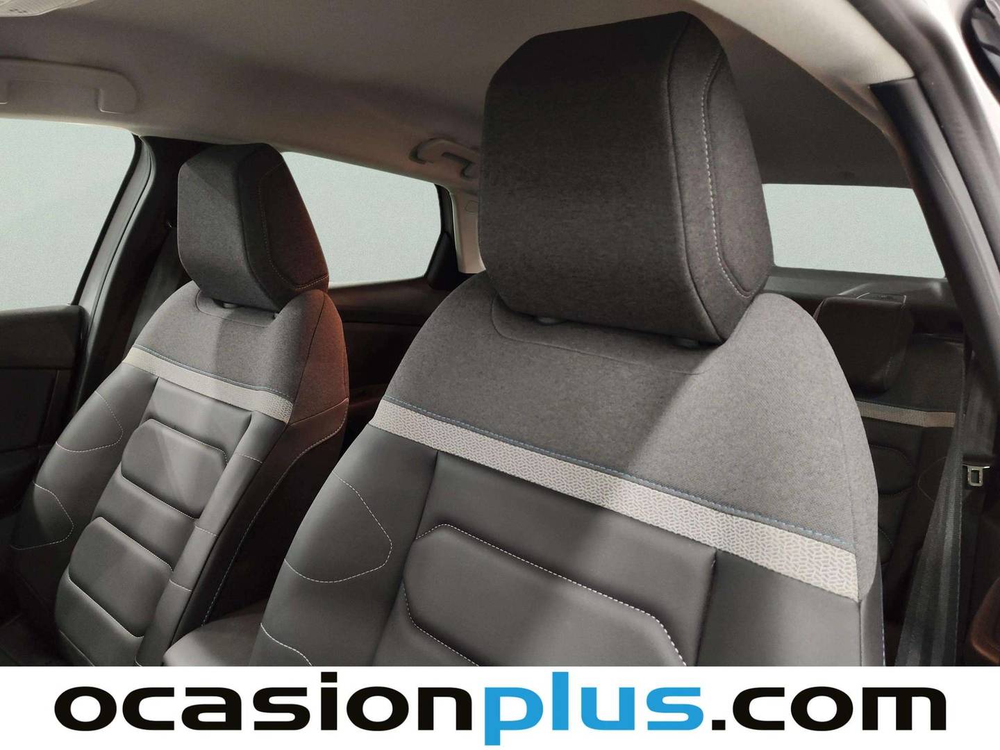 Extras y acabados del Citroën ë-C4 X Citroën ë-C4 X 54KWh eléctrico Max (156 CV)