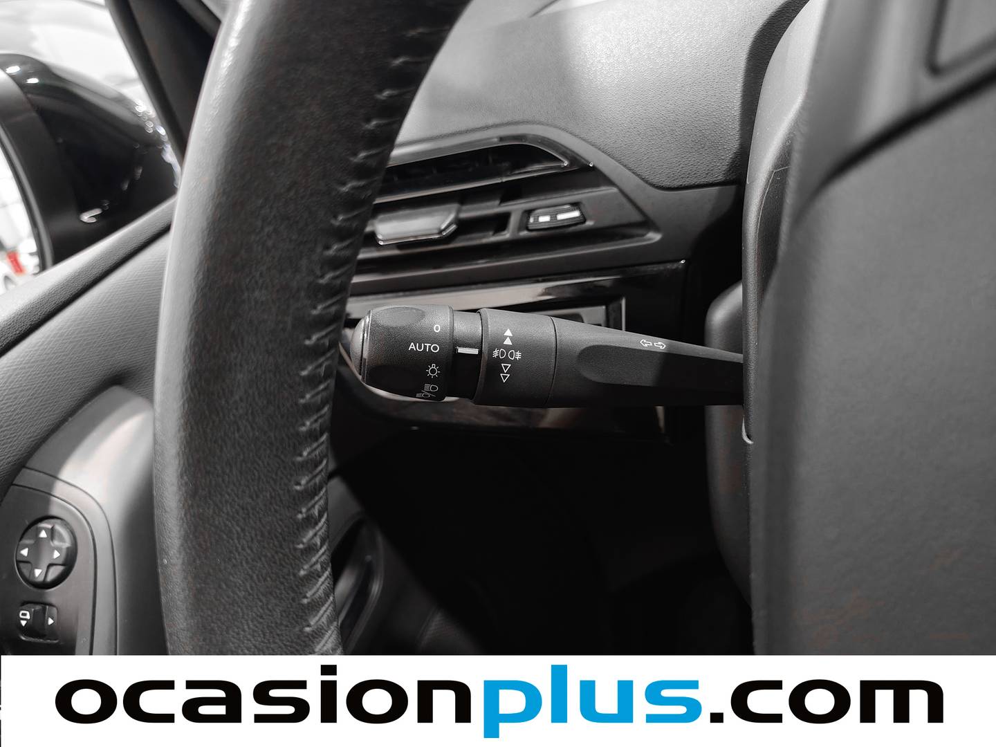 Equipamiento del Citroën C4 Picasso Citroën C4 Picasso BlueHDi 100 S&S Live (100 CV)
