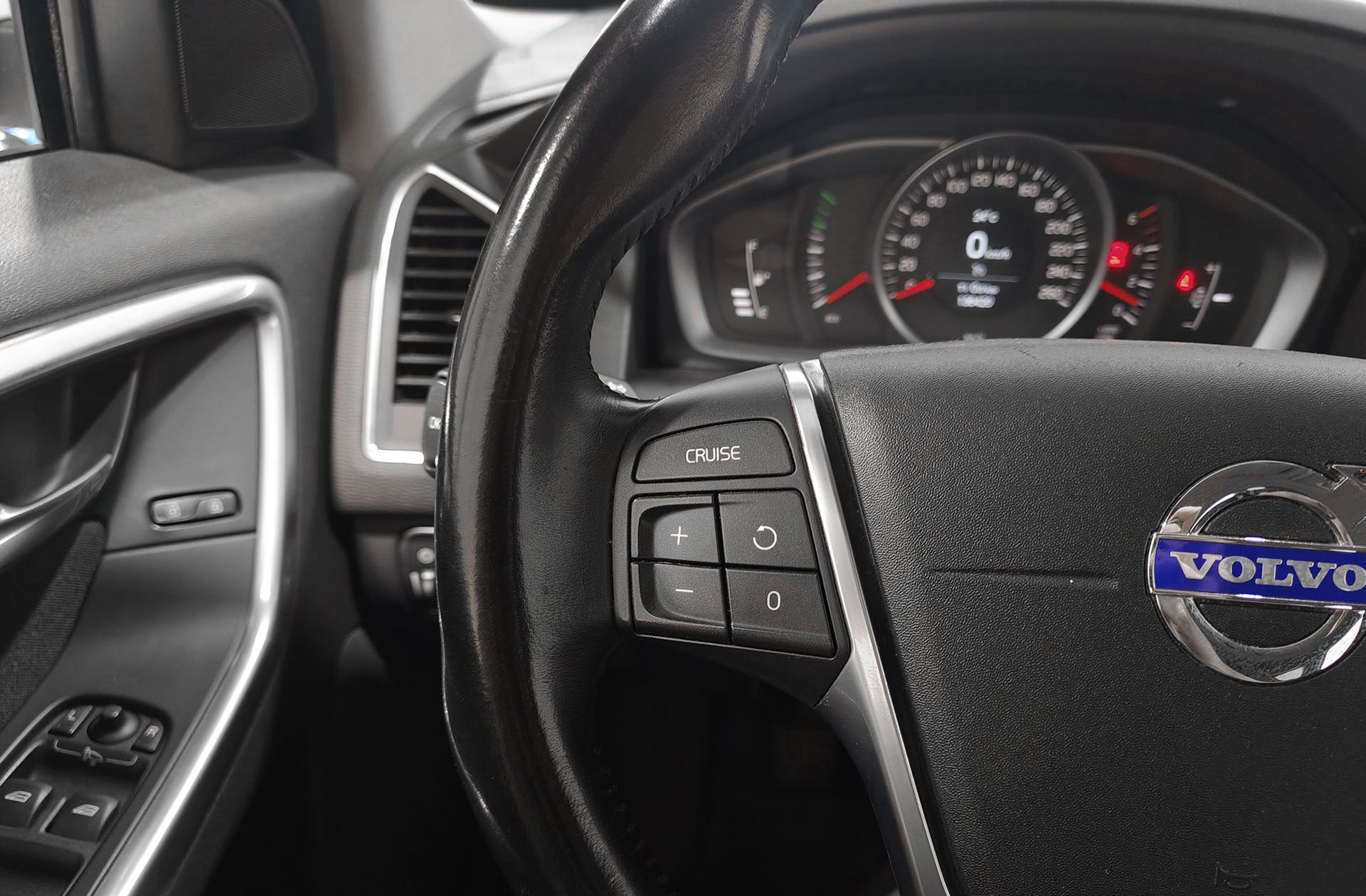 Volvo XC60 D3 Kinetic - foto 25