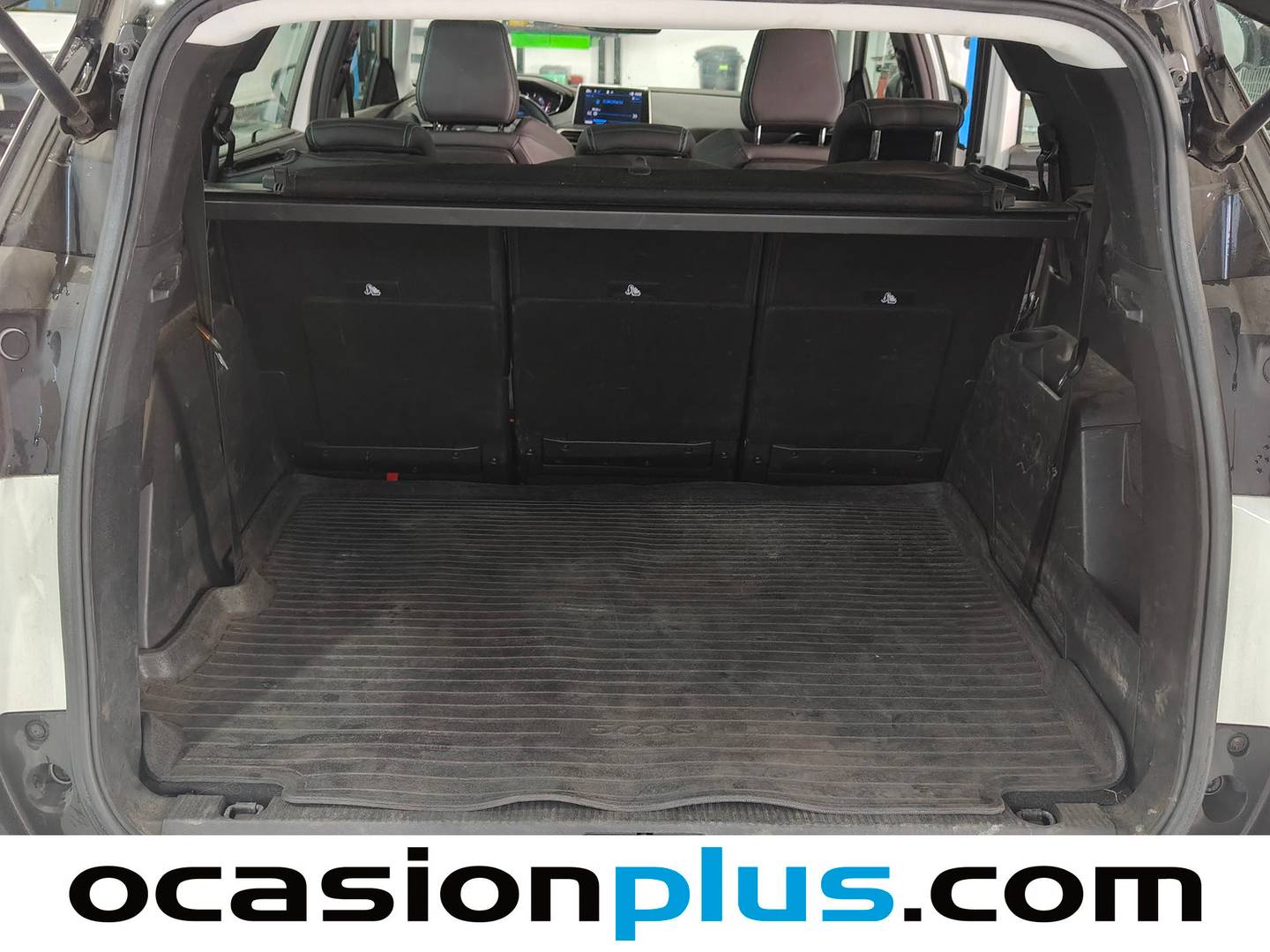 Foto Peugeot 5008 Peugeot 5008 BlueHDI 130 S&S Allure Pack EAT8 (130 CV) 7 Plazas siete plazas