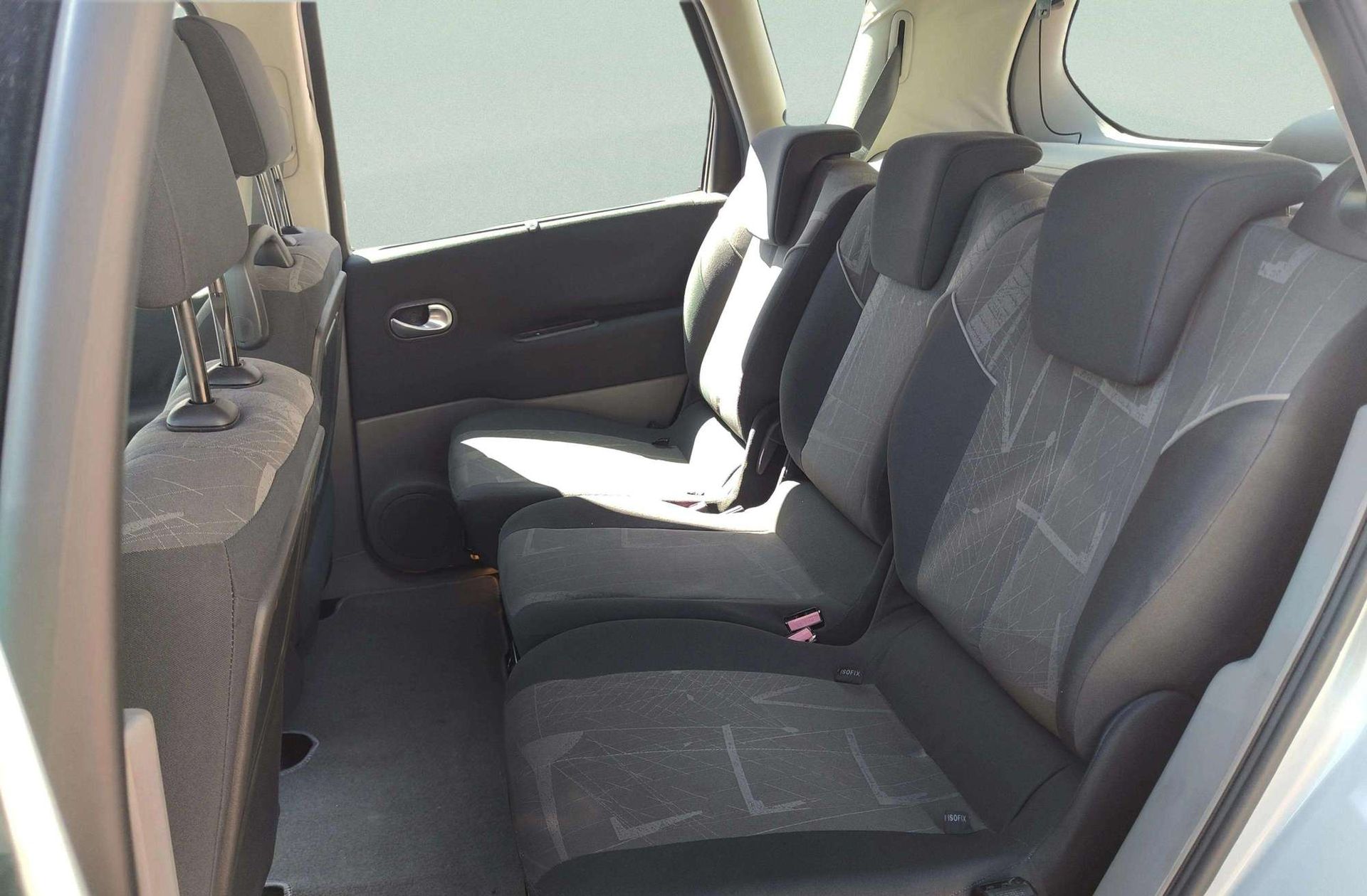 Renault Scénic 1.5 dCi Confort Dynamique - foto 9