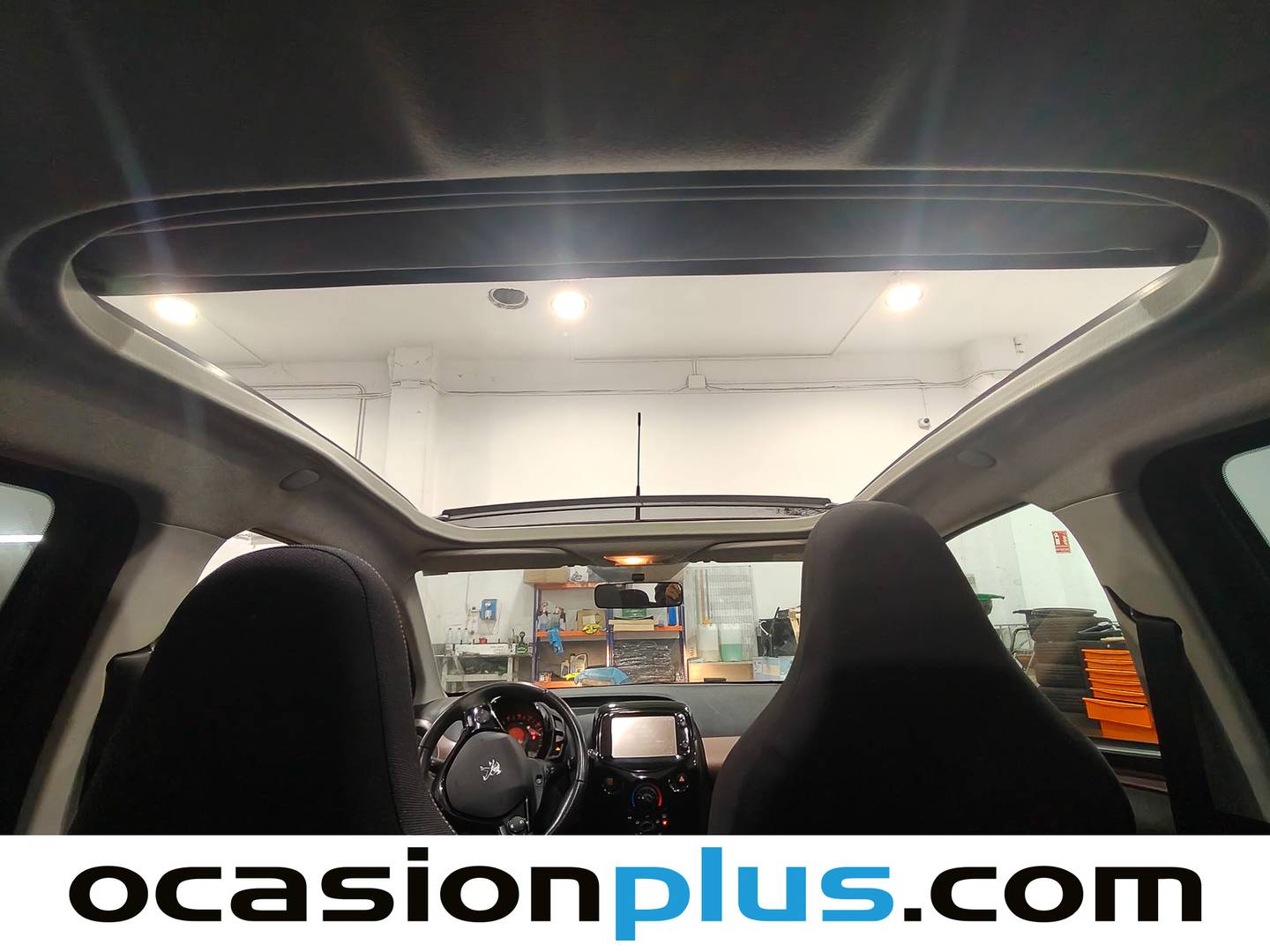Extras y acabados del Peugeot 108 Peugeot 108 1.2 PureTech Top! Allure (82 CV)