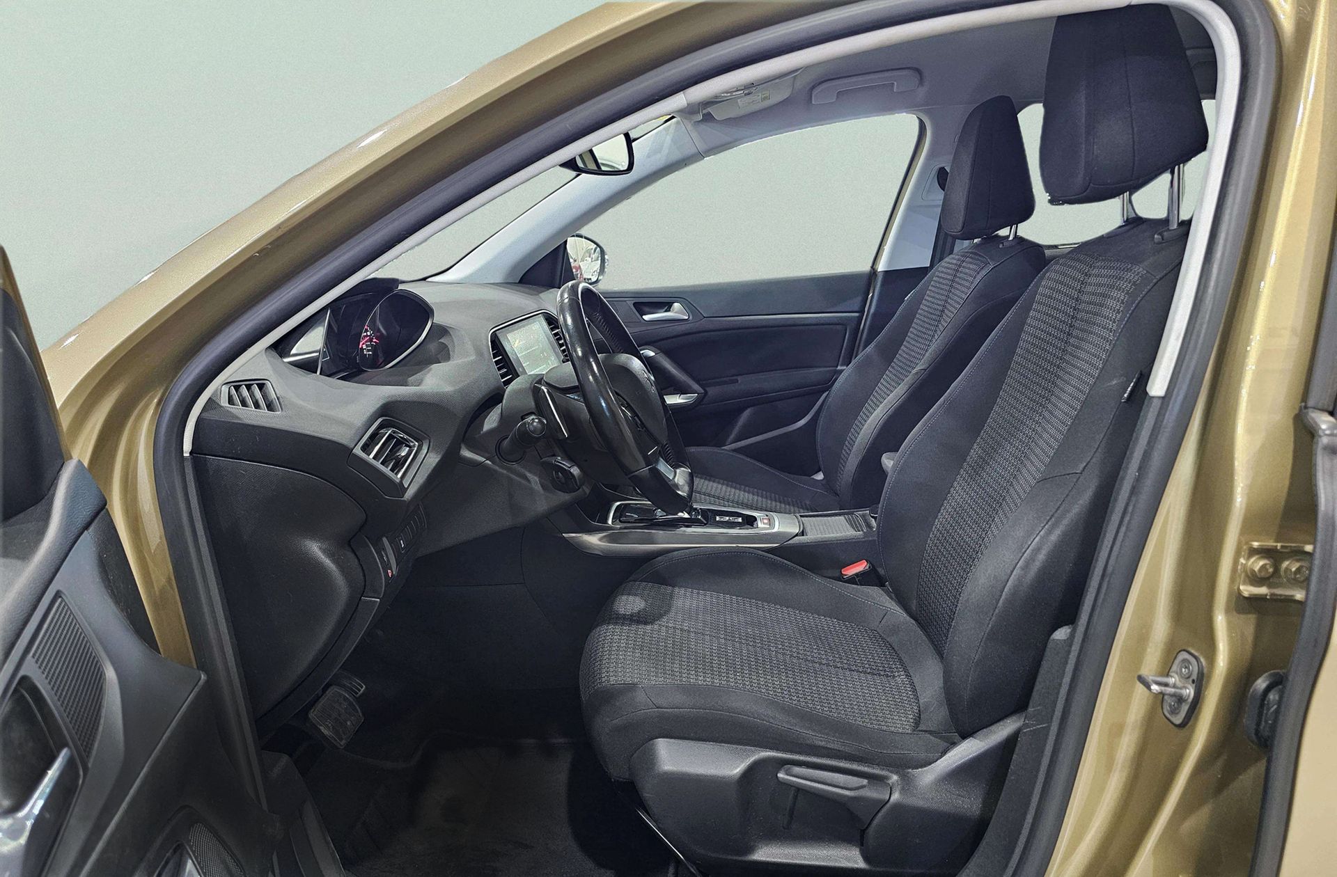 Peugeot 308 BlueHDi 130 Style EAT8 - foto 10