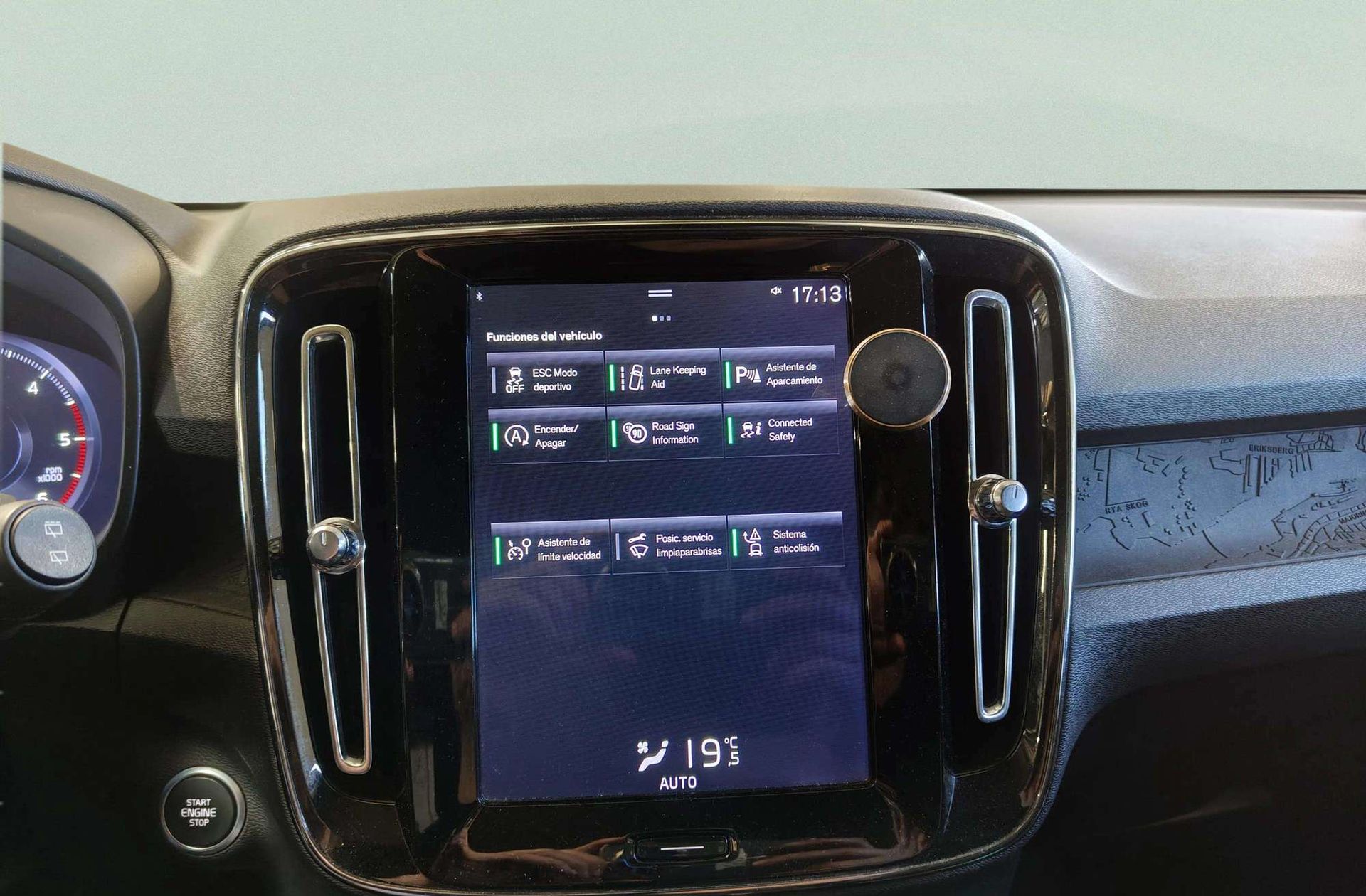 Volvo XC40 D3 Momentum - foto 14