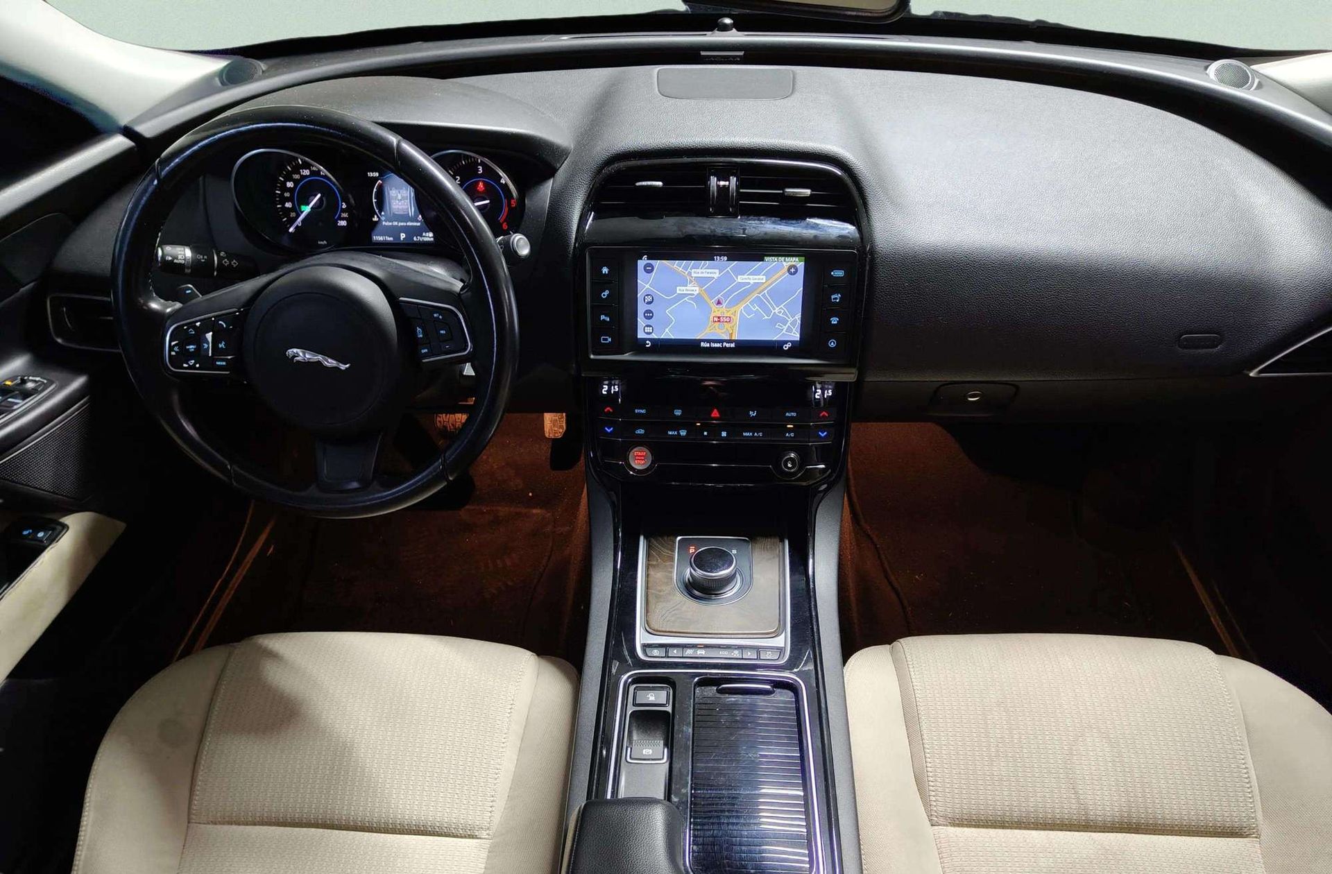 Jaguar XE 2.0 Diesel Pure RWD - foto 6