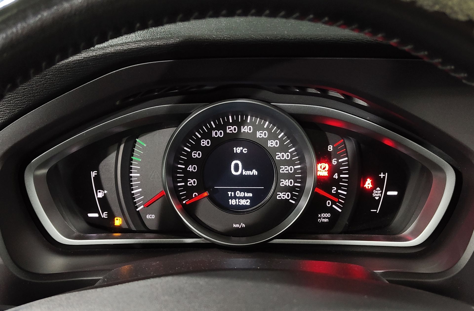 Volvo V40 T2 Momentum - foto 11