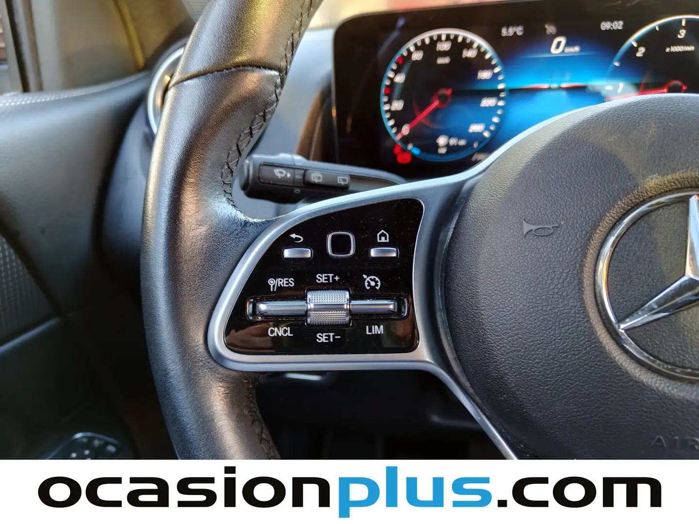 Foto Mercedes GLB Mercedes-Benz GLB 220 D 4Matic (190 CV)