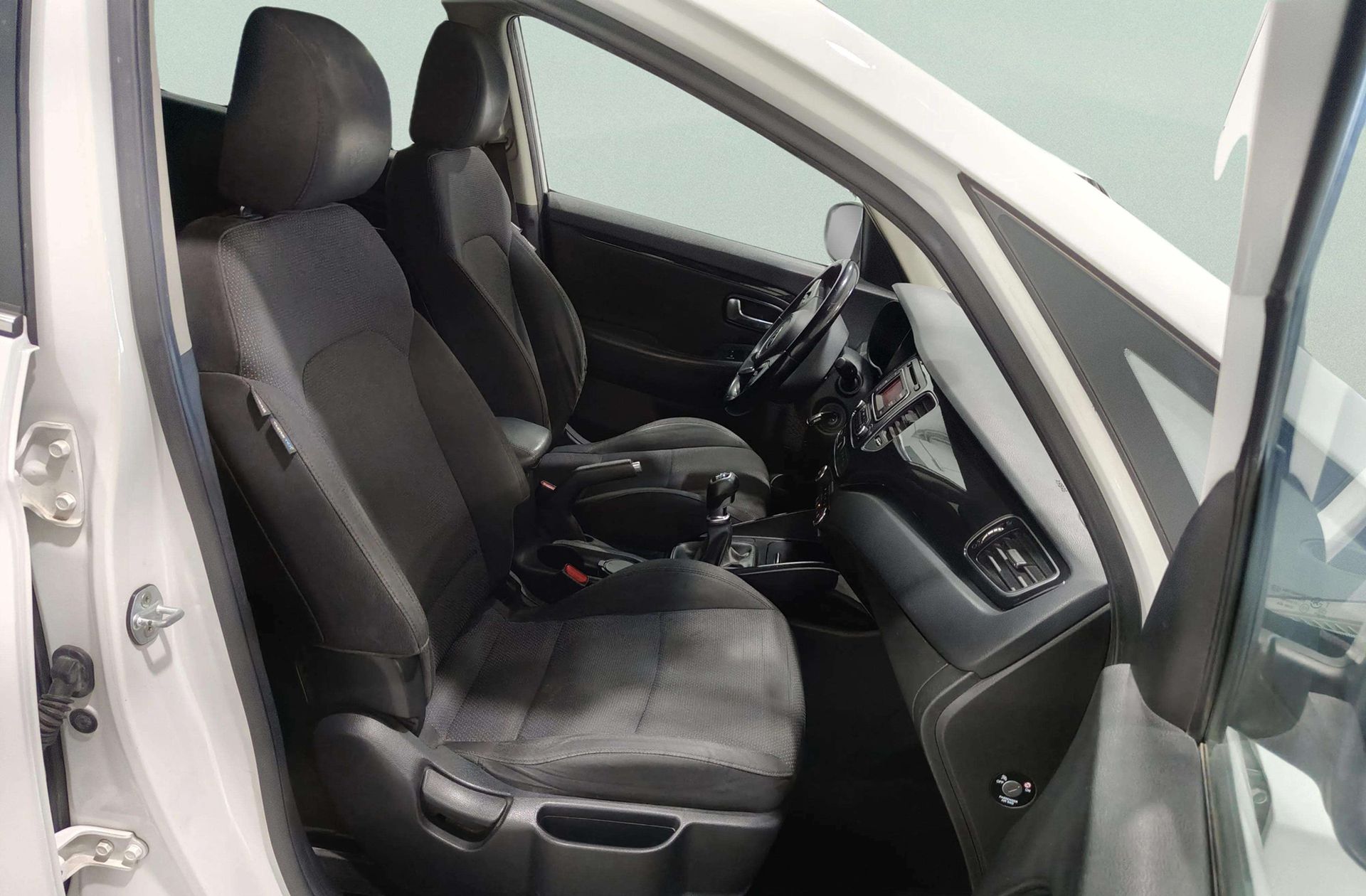 Kia Carens 1.6 GDi Drive - foto 16