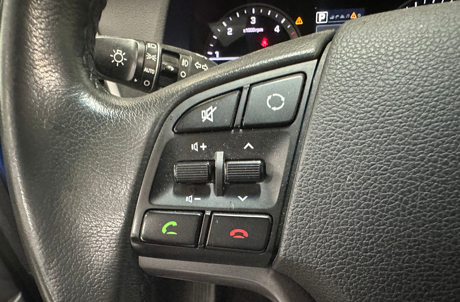 Hyundai Tucson 1.7 CRDi BlueDrive Tecno Sky 4x2 DCT - foto 24