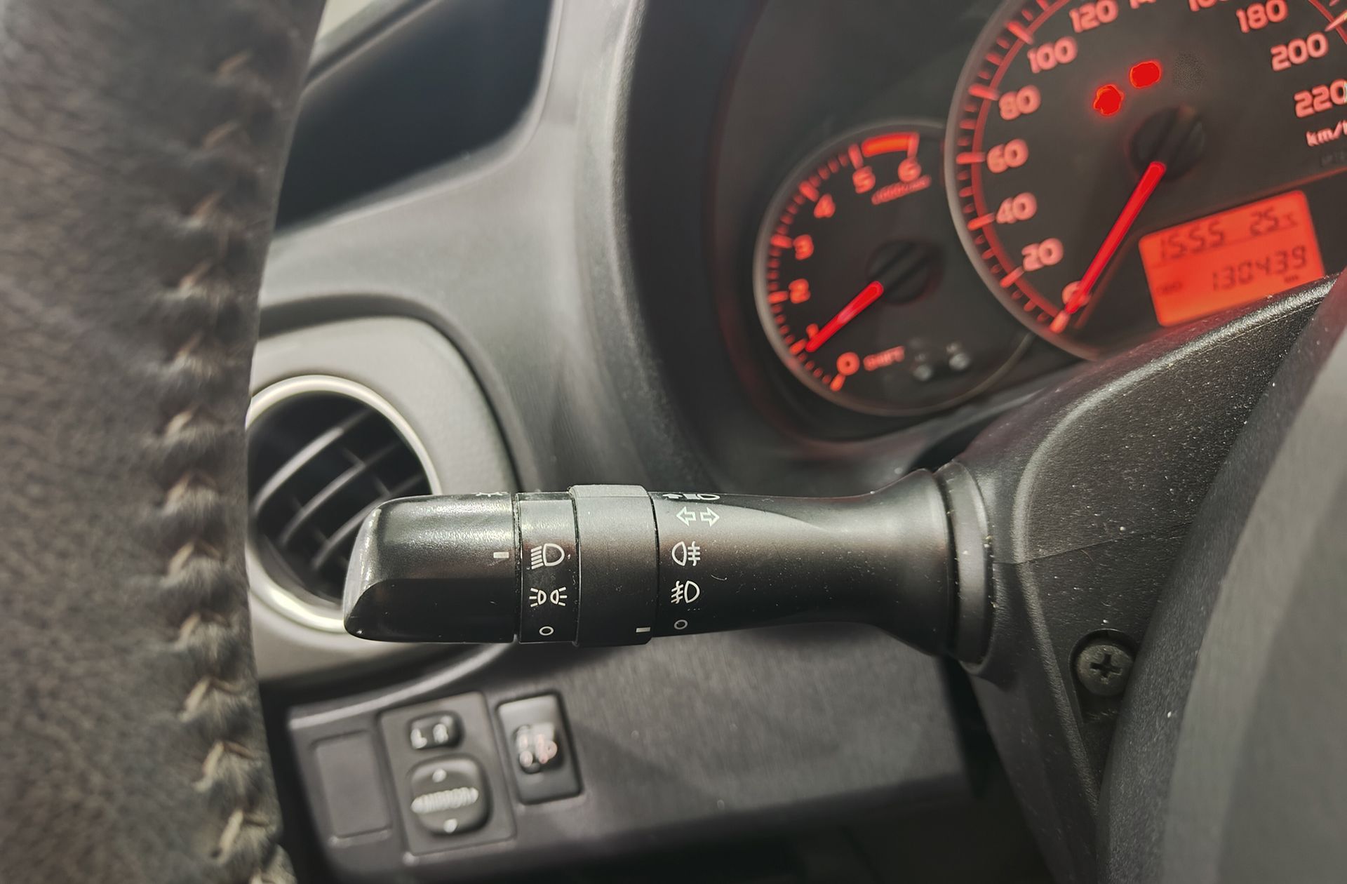 Toyota Yaris 90D Active - foto 19