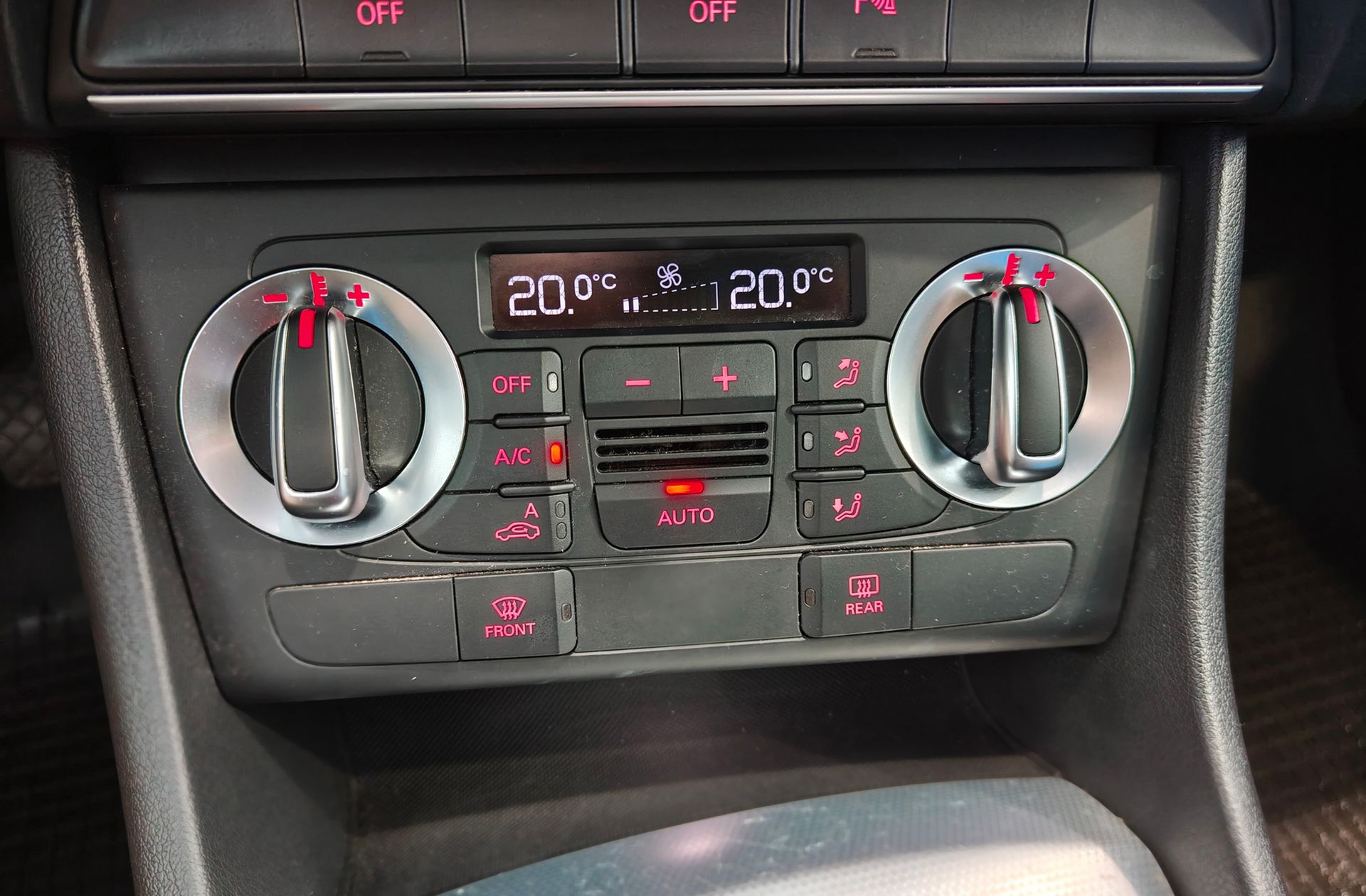 Audi Q3 Offroad edition 2.0 TDI - foto 29
