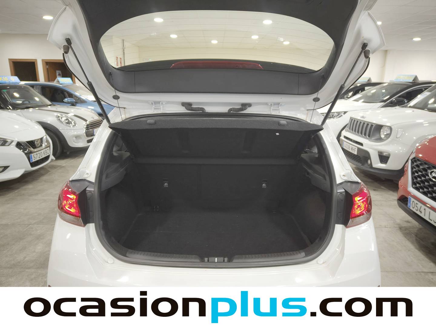 Foto Hyundai i30 Hyundai i30 1.5 DPI Klass SLX (110 CV)