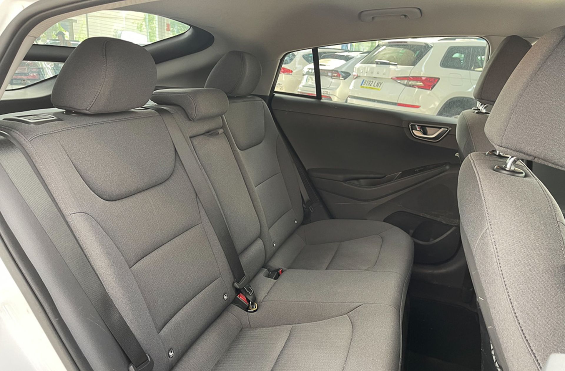 Hyundai Ioniq 1.6 GDI PHEV Klass DCT - foto 14
