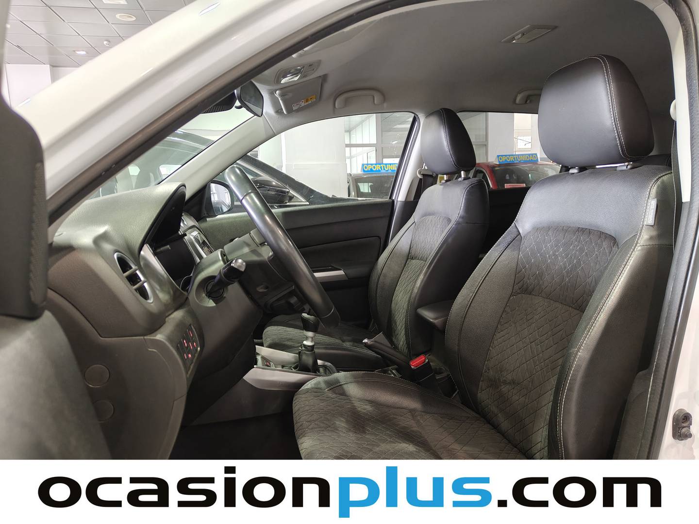 Foto asientos delanteros Suzuki Vitara Suzuki Vitara 1.4 Turbo Mild Hybrid GLX (129 CV)