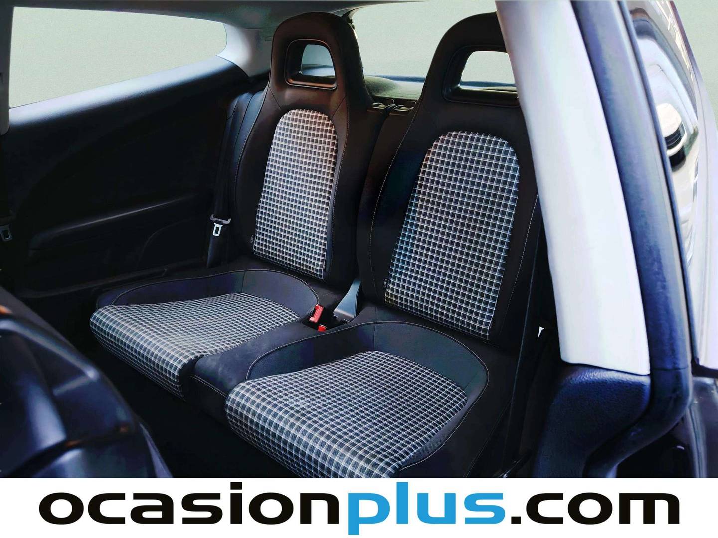 Foto asientos traseros Volkswagen Scirocco Volkswagen Scirocco Typhoon by R-Line 2.0 TDI BMT (150 CV)