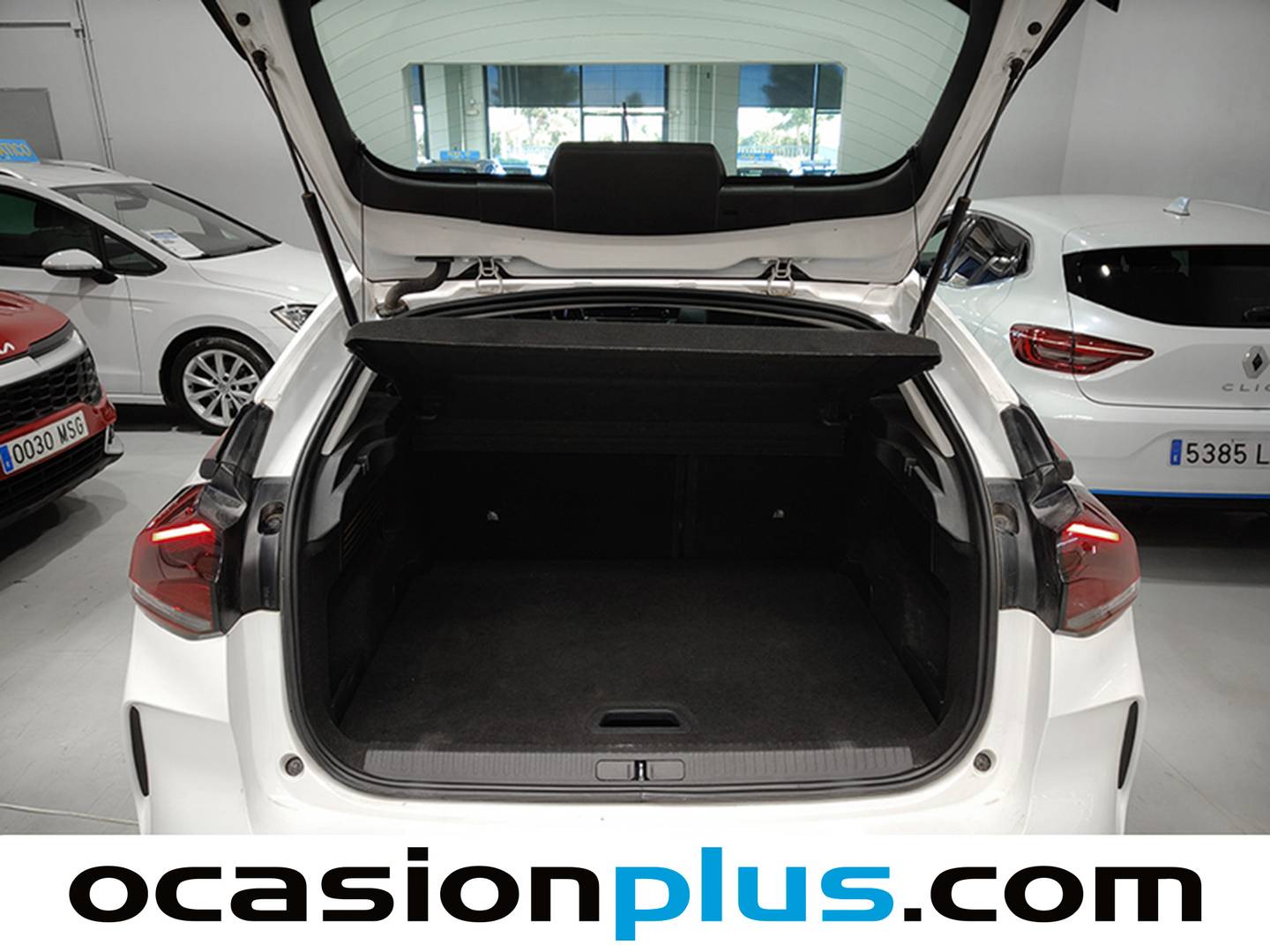Fotos maletero Citroën C4 Citroën C4 PureTech 130 S&S 6v Feel Pack (130 CV)
