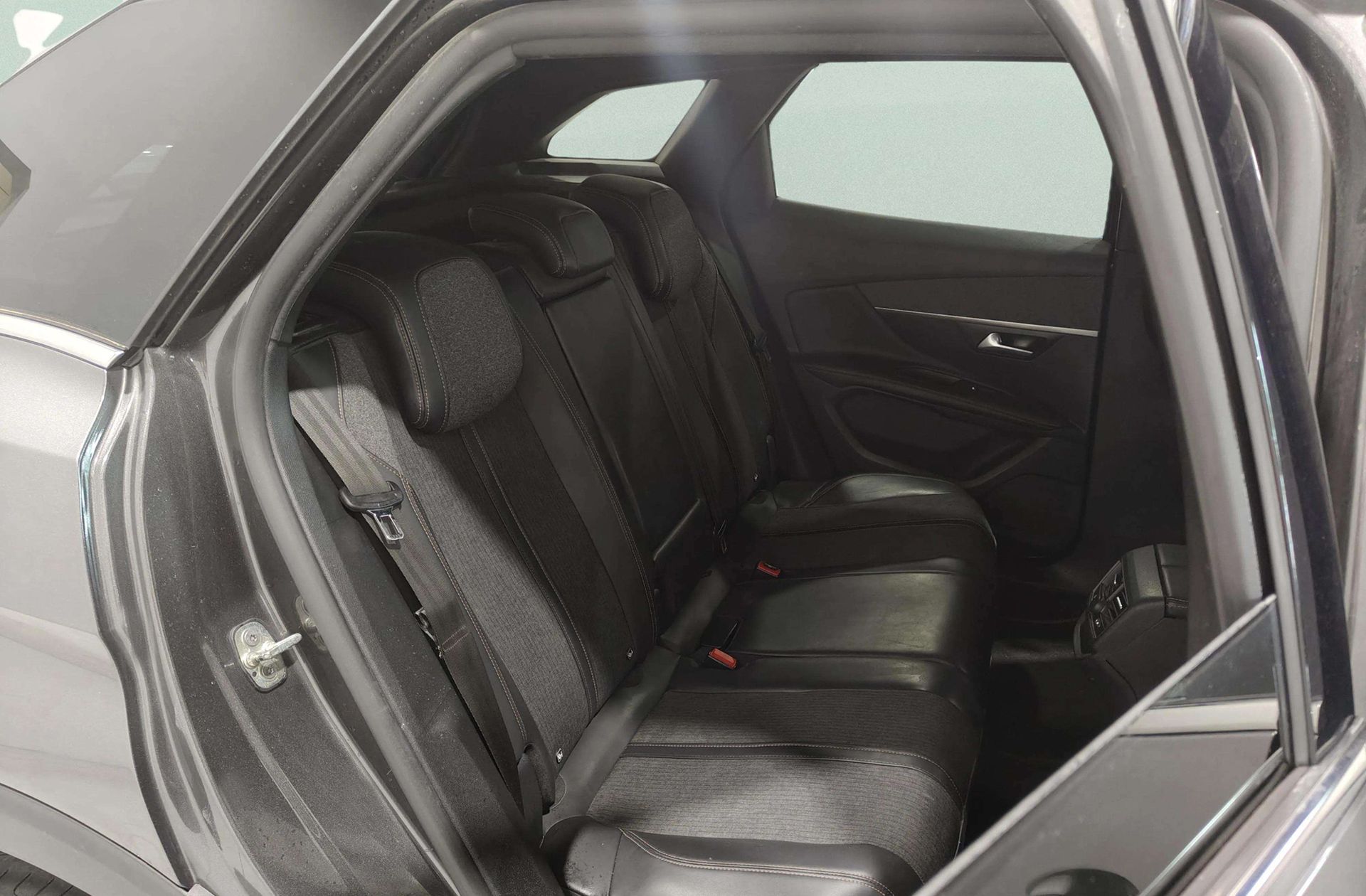 Peugeot 3008 PureTech 130 GT Line - foto 21
