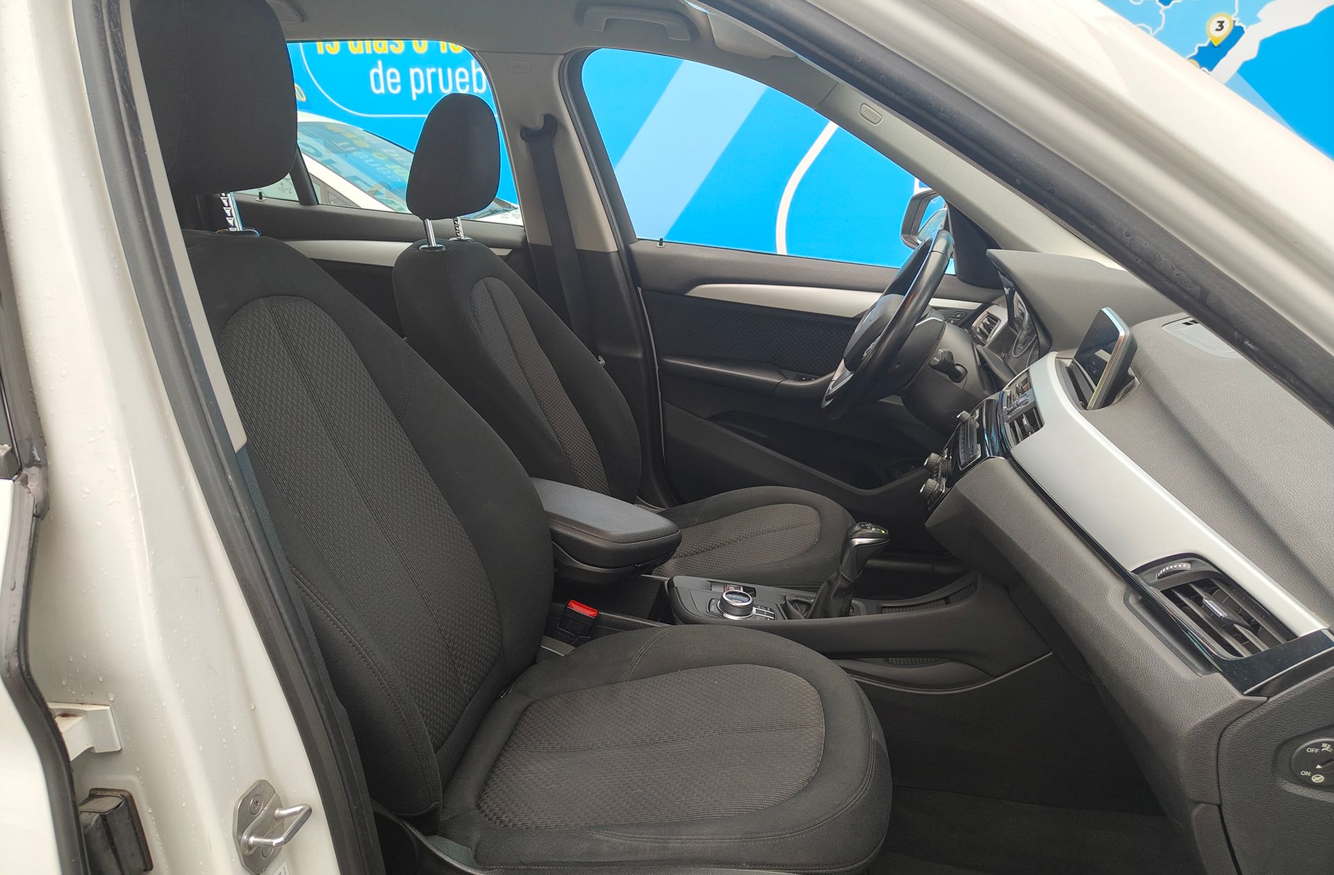 BMW X1 sDrive18d Business - foto 24