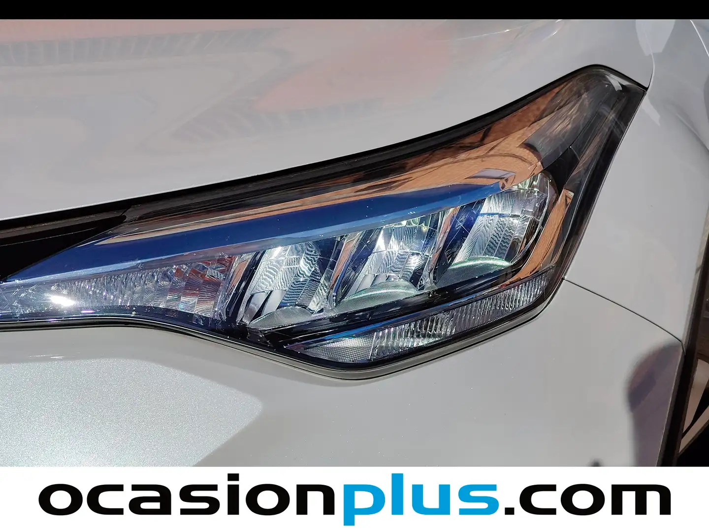 Foto Toyota C-HR Toyota C-HR 1.8 125H Advance (122 CV)