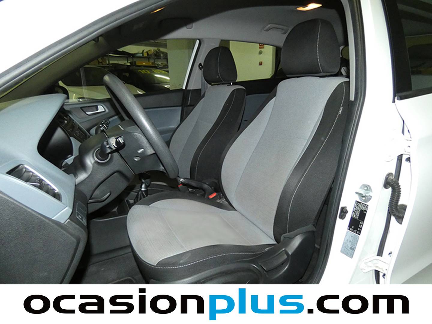 Foto asientos delanteros Hyundai i20 Hyundai i20 1.1 CRDI Essence (75 CV)