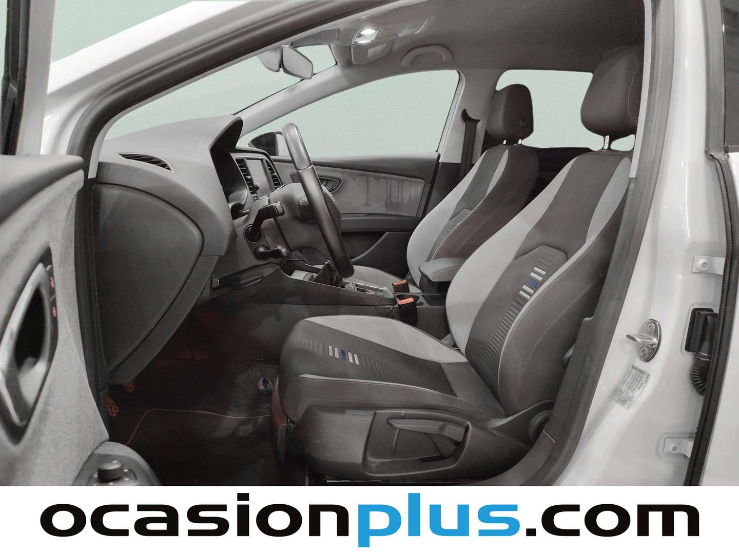 Foto asientos delanteros Seat León Seat León 1.0 EcoTSI S&S Style Visio Edition (115 CV)