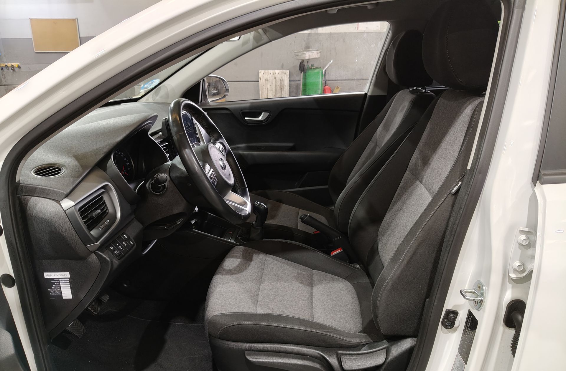 Kia Stonic 1.0 T-GDi MHEV iMT Concept - foto 9