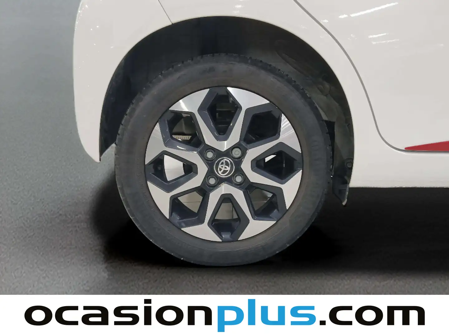 Foto Toyota Aygo Toyota Aygo 1.0 70 x-play (72 CV)