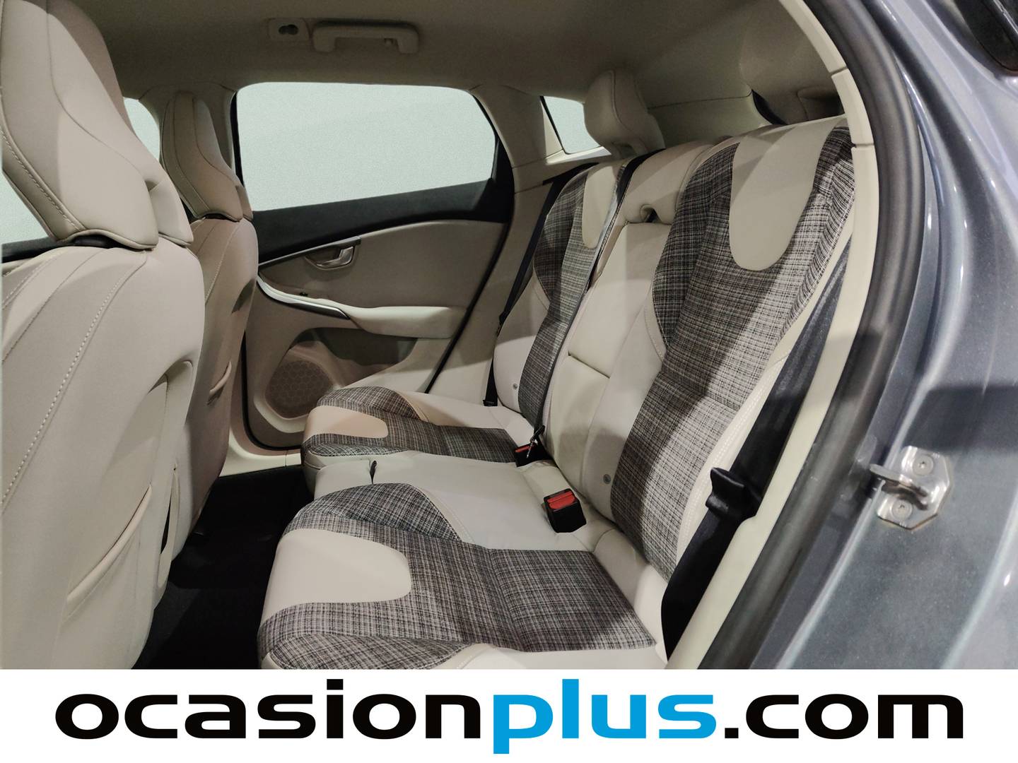 Foto Volvo V40 Volvo V40 D2 Momentum(120 CV)