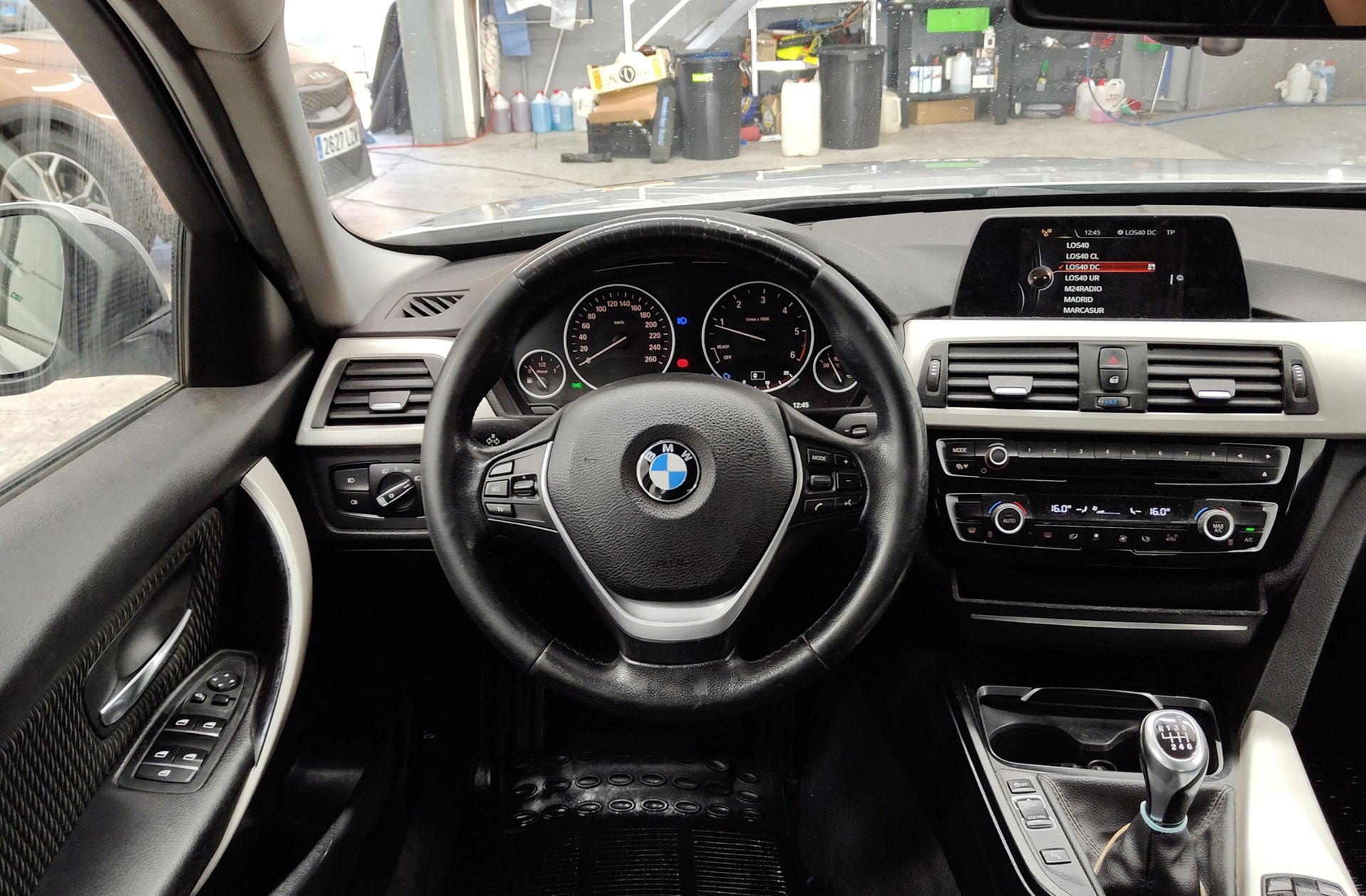 BMW Serie 3 318d - foto 22