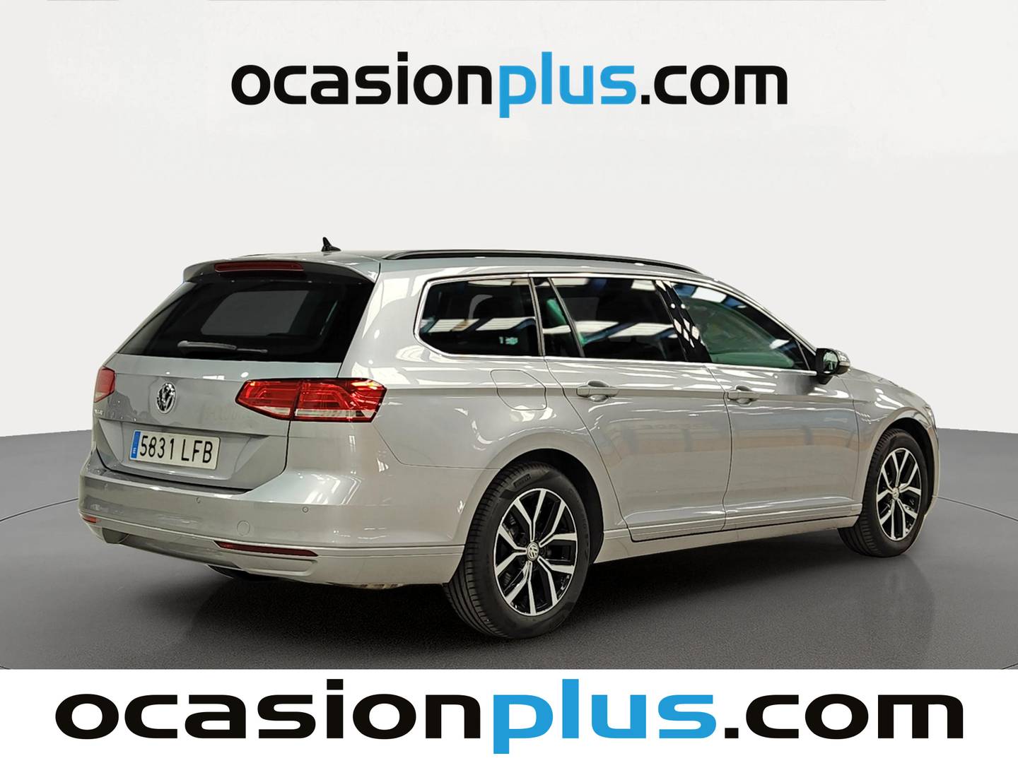 Foto trasera Volkswagen Passat Volkswagen Passat Variant Advance 1.5 TSI (150 CV) derecha