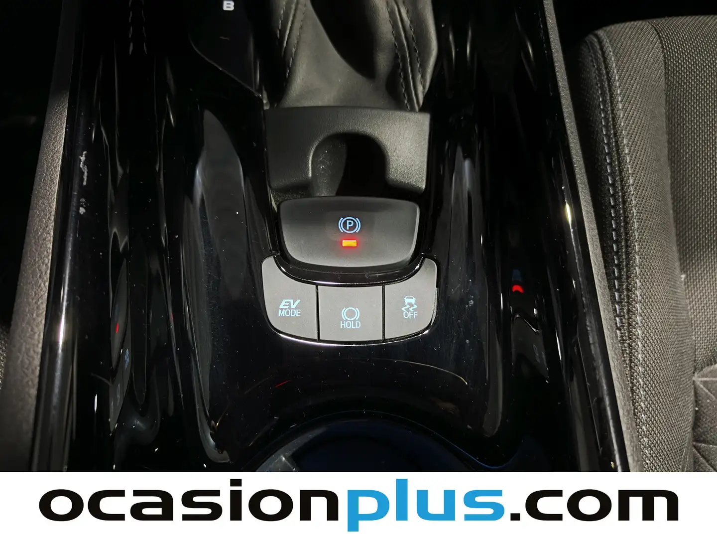 Foto Toyota C-HR Toyota C-HR 1.8 125H Advance (122 CV)