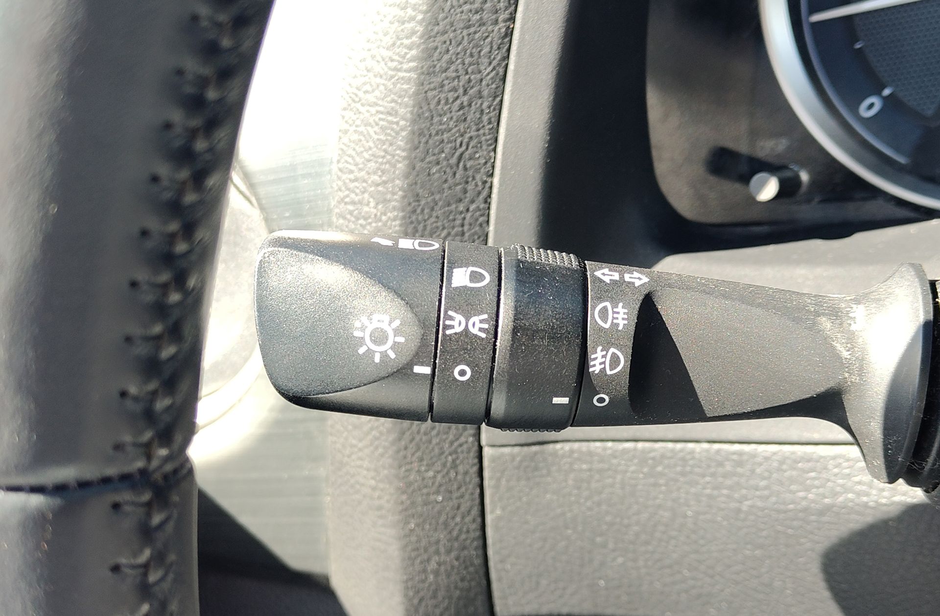 Toyota Auris 90D Feel! - foto 21