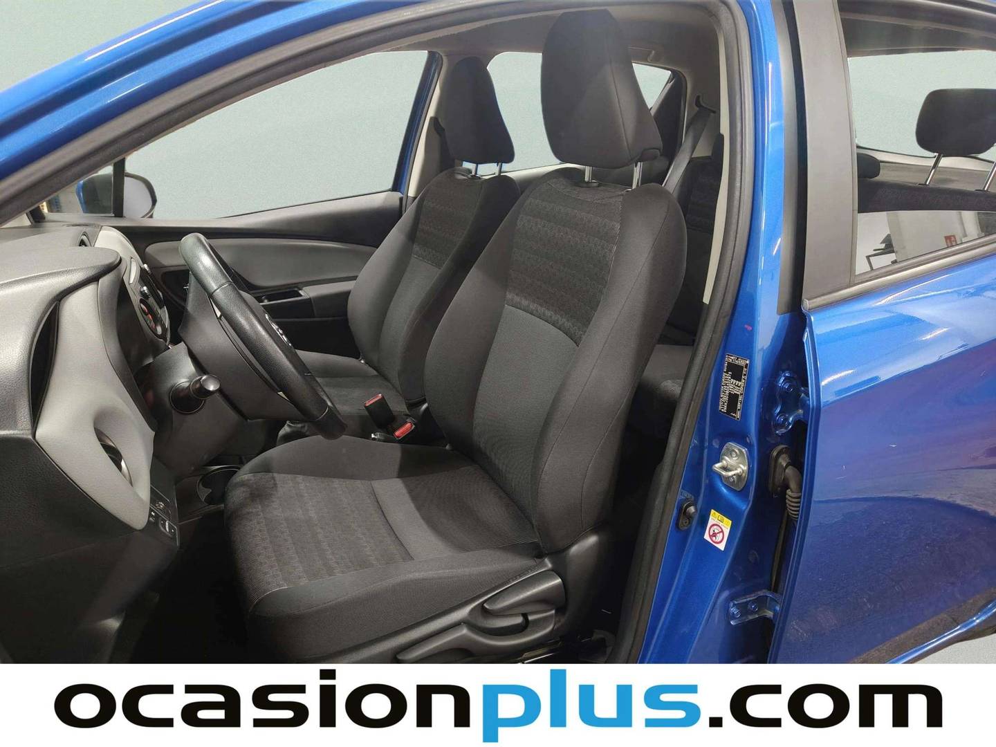 Foto asientos delanteros Toyota Yaris Toyota Yaris 100 Active (99 CV)