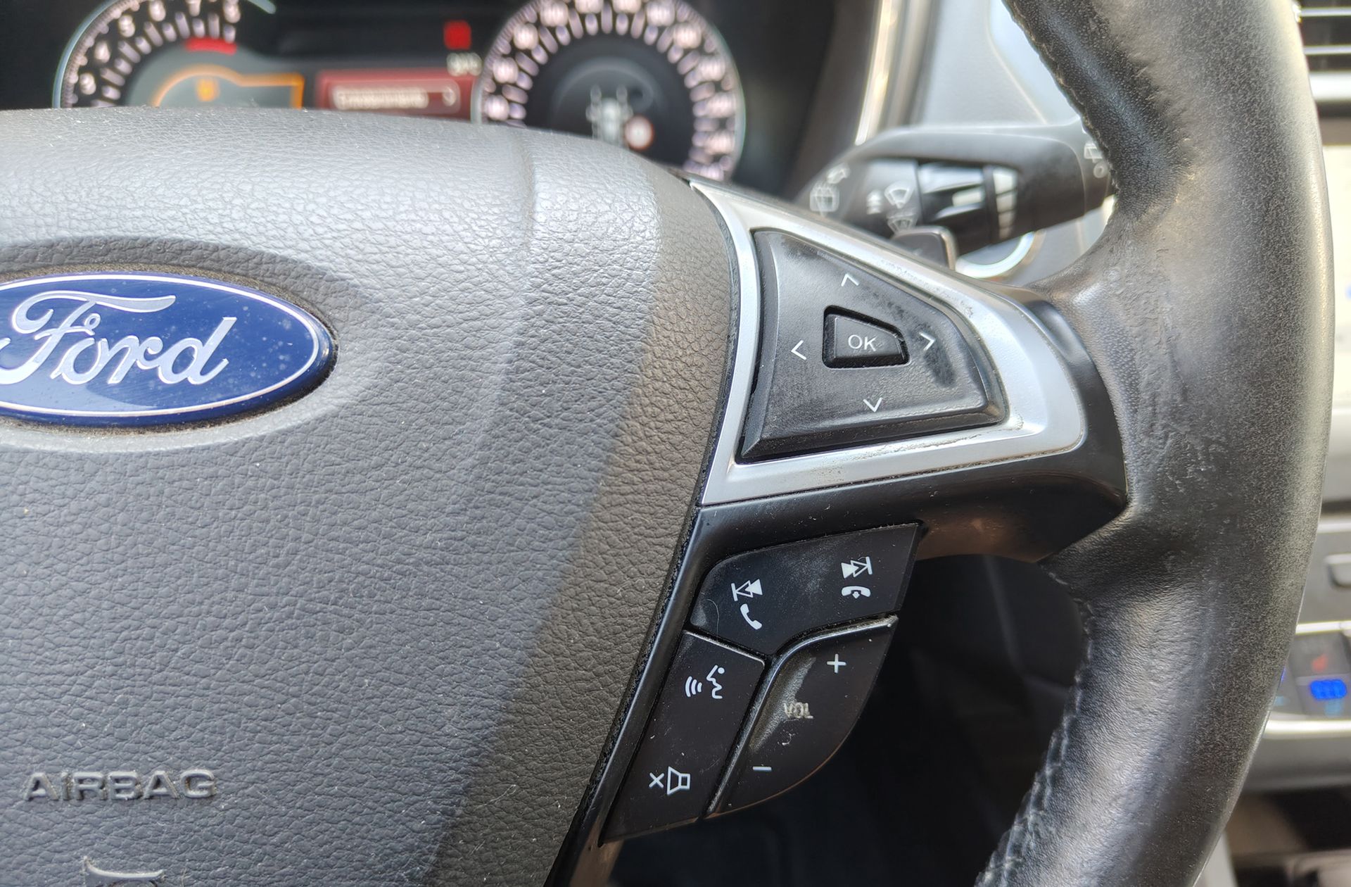 Ford Mondeo 1.5 EcoBoost Titanium Powershift - foto 26