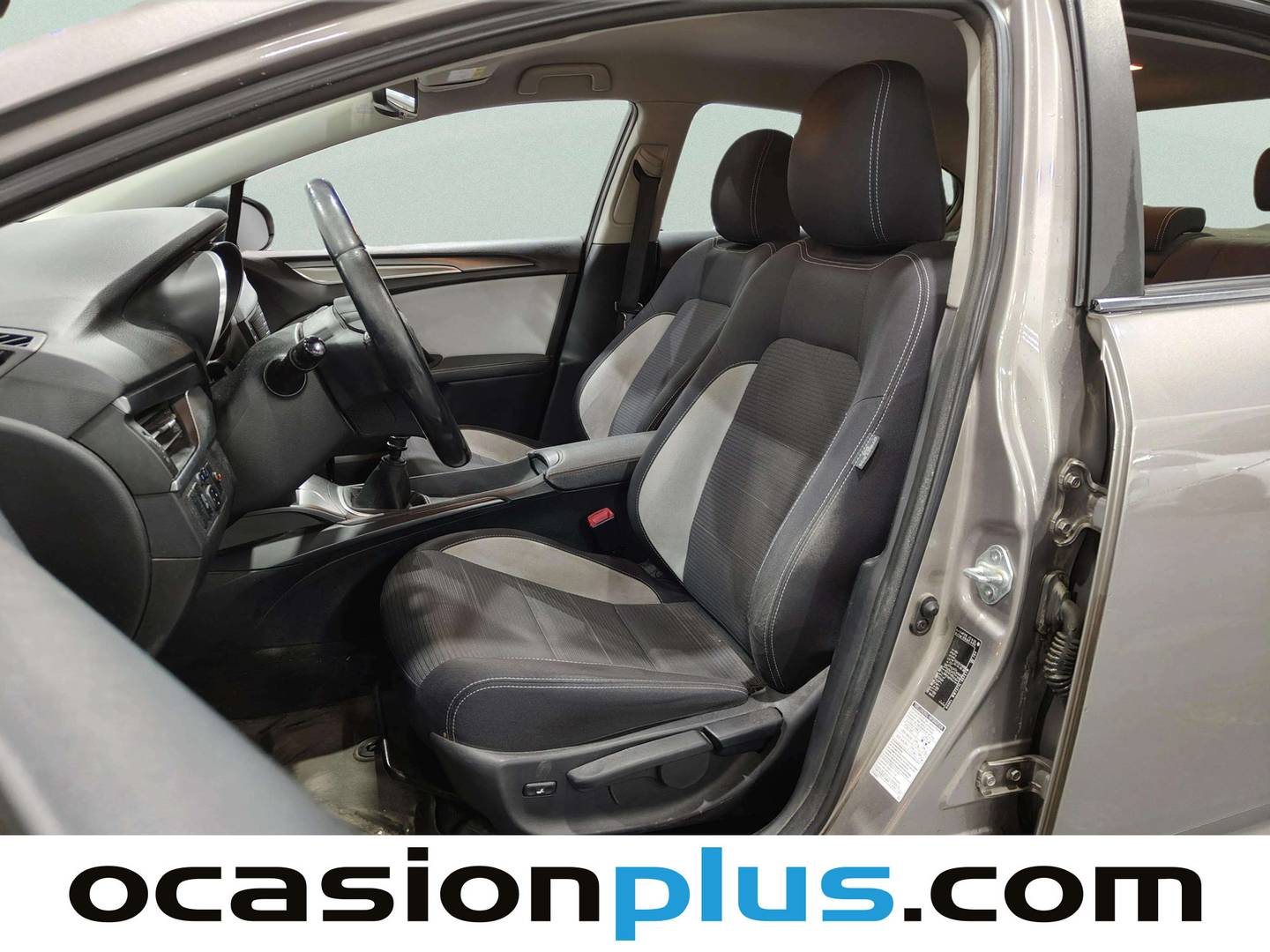 Foto asientos traseros Toyota Avensis Toyota Avensis 150D Advance (143 CV)