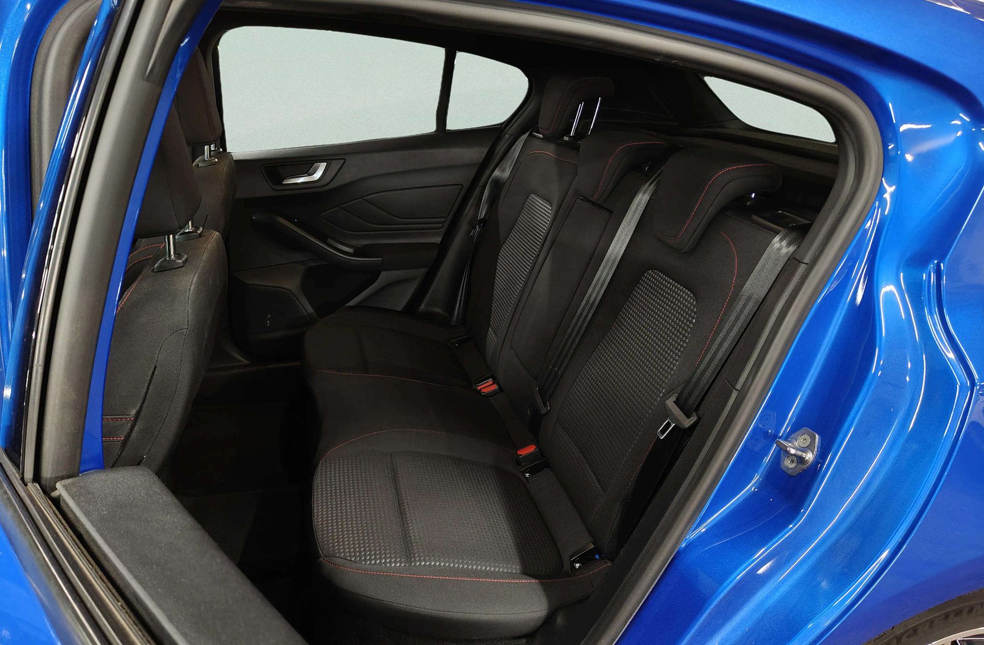 Ford Focus 1.0 EcoBoost ST-Line - foto 13