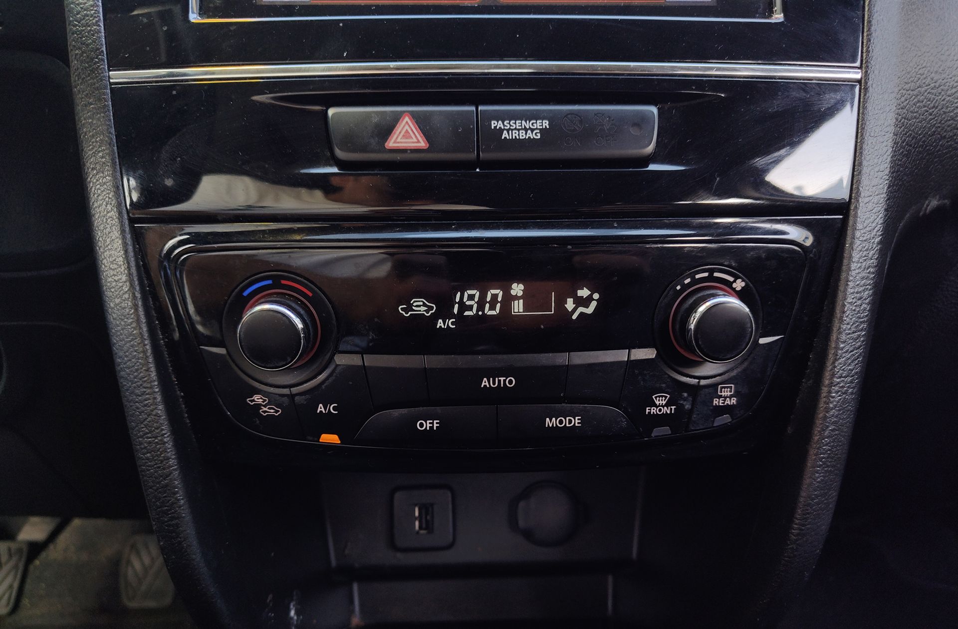 Suzuki Vitara 1.6 Ddis GLE - foto 25