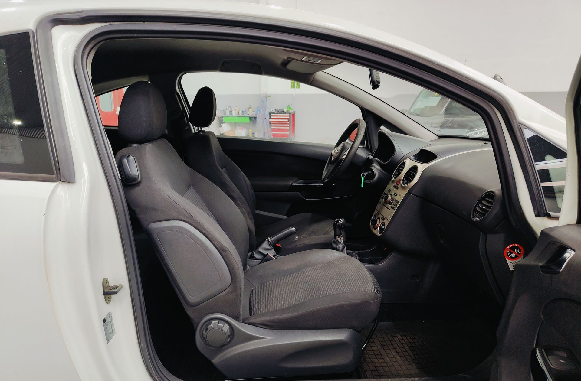 Opel Corsa 1.3 CDTi Essentia - foto 15