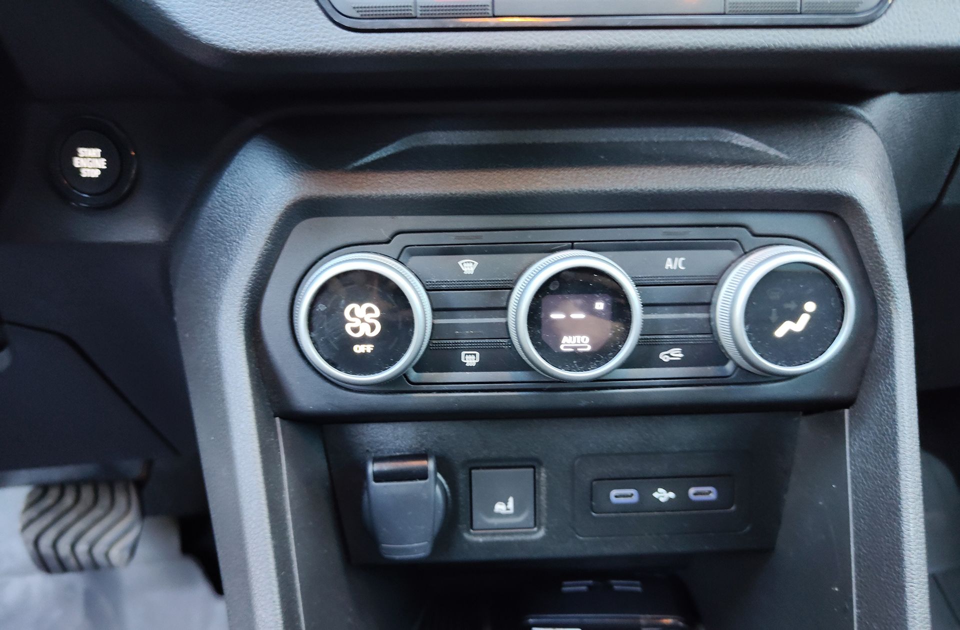 Dacia Jogger Extreme Hybrid 7 plazas - foto 31