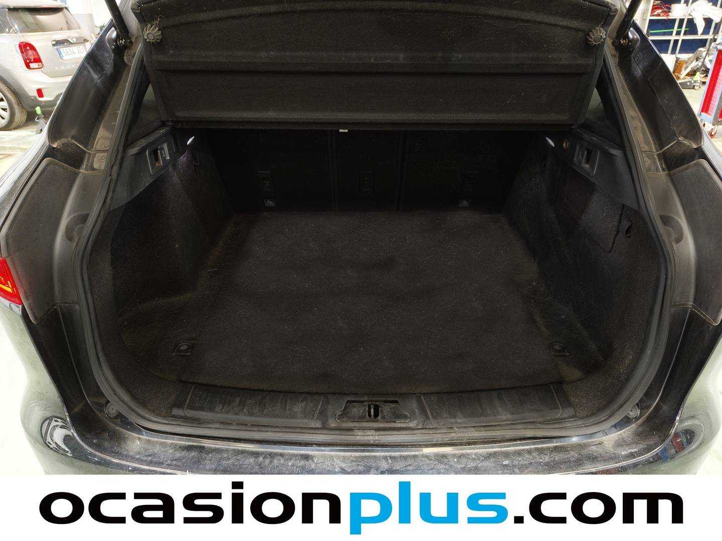 Foto Jaguar F-Pace Jaguar F-PACE 2.0L i4D Pure AWD (180 CV)