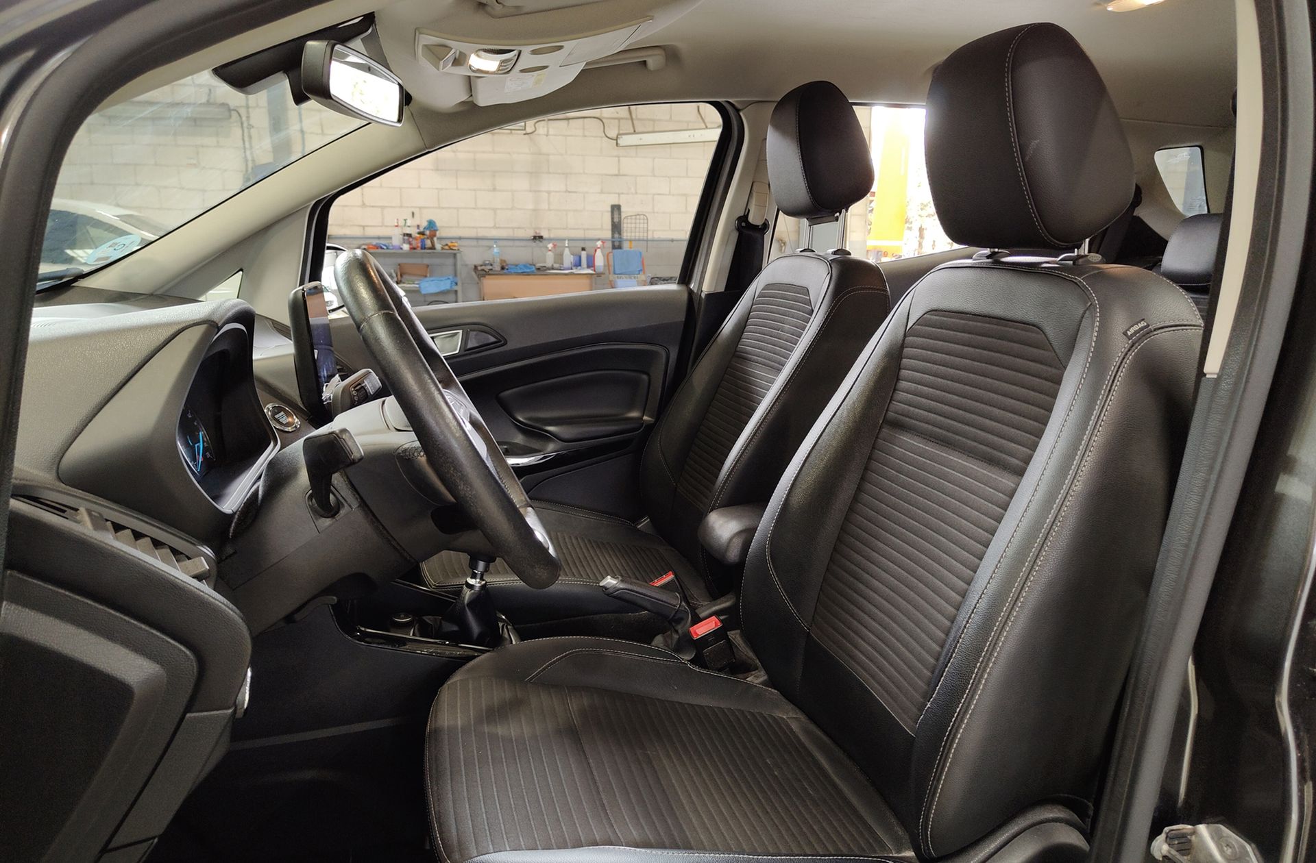 Ford EcoSport 1.0T EcoBoost Titanium - foto 10