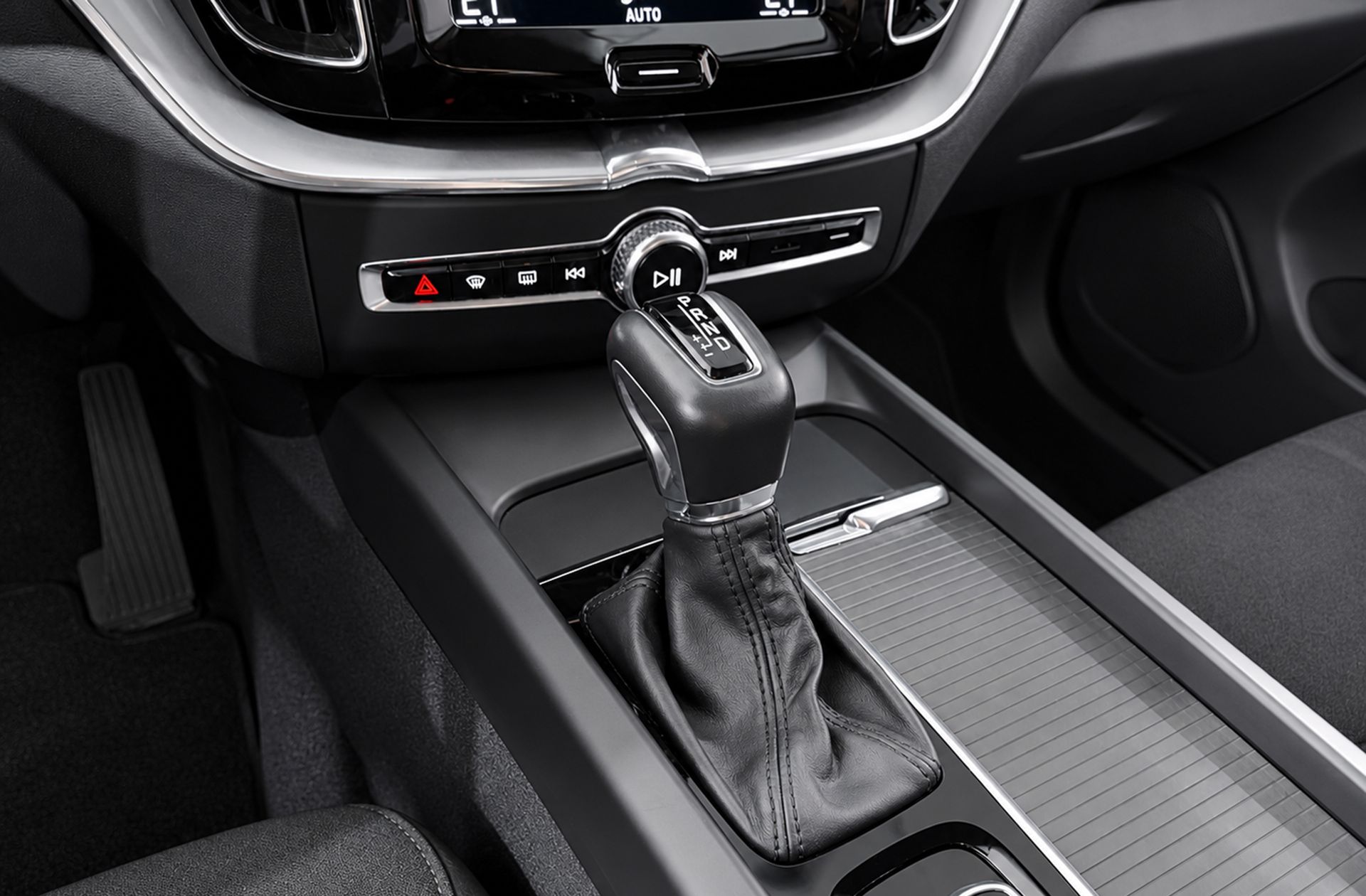 Volvo XC60 D4 Business Plus - foto 5