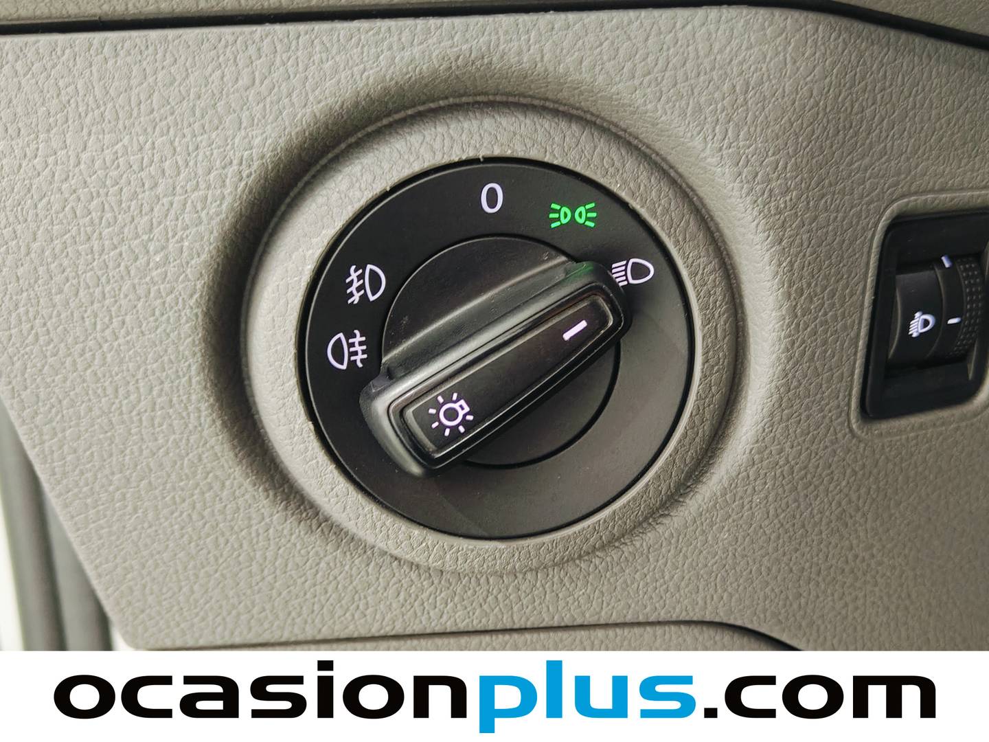 Volkswagen Crafter Volkswagen Crafter Furgon Furgon Batalla Media TN 2.0 TDI (140 CV) 3.500 Camperizada 4 Plazas km 0