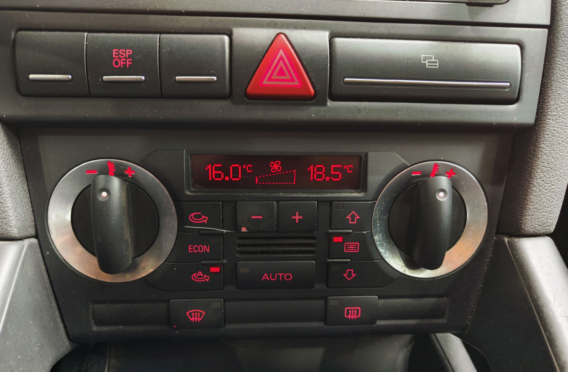 Audi A3 Ambition 1.6 FSI - foto 22