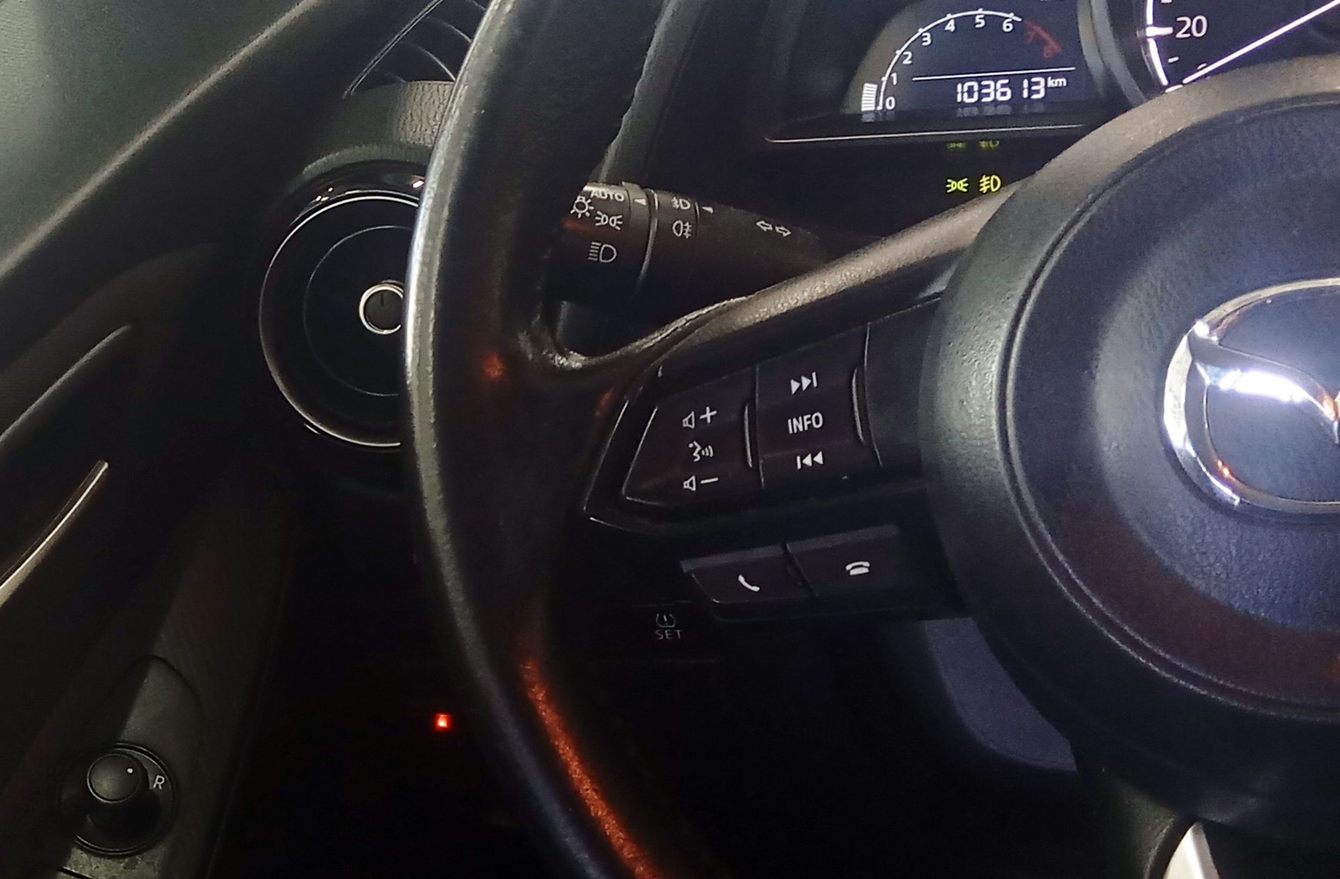 Mazda2 1.5 GE Black Tech Edition - foto 25