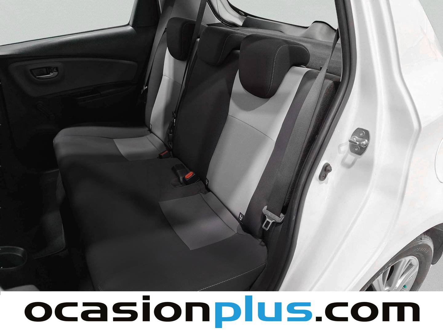 Foto asientos traseros Toyota Yaris Toyota Yaris 1.5 Hybrid Active (100 CV)