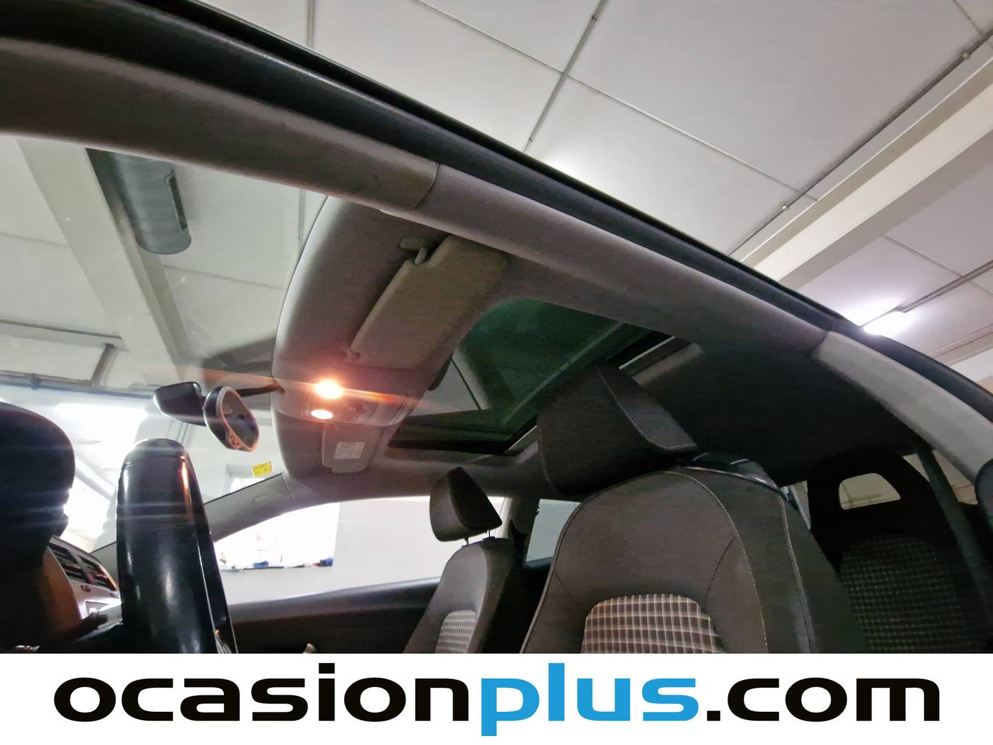 Extras y acabados del Volkswagen Scirocco Volkswagen Scirocco R-Line 2.0 TDI BMT (150 CV)